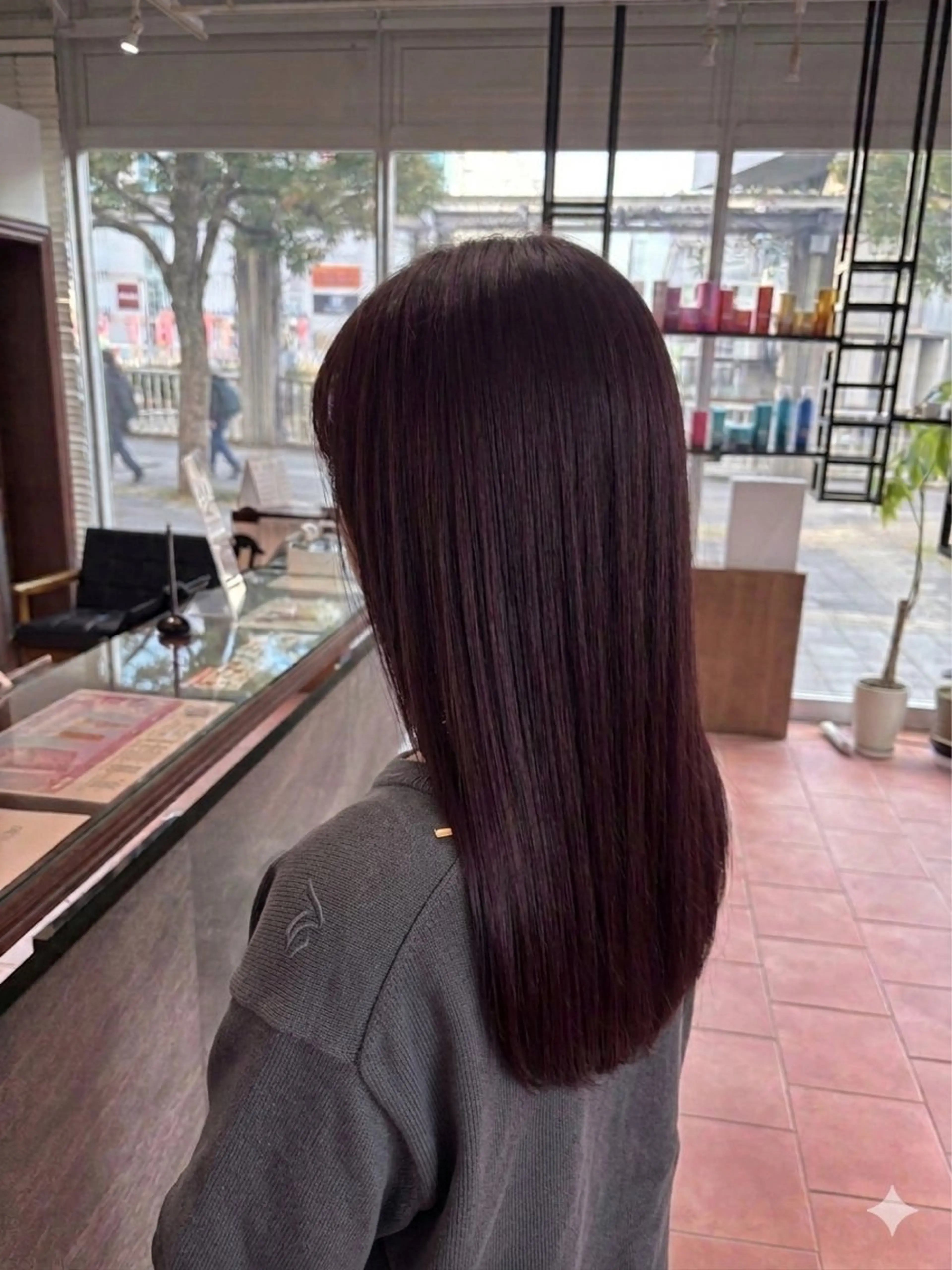 セミロング カラー ヘアアレンジ 艶髪🪄透明感カラー 井戸大喜のヘアスタイル