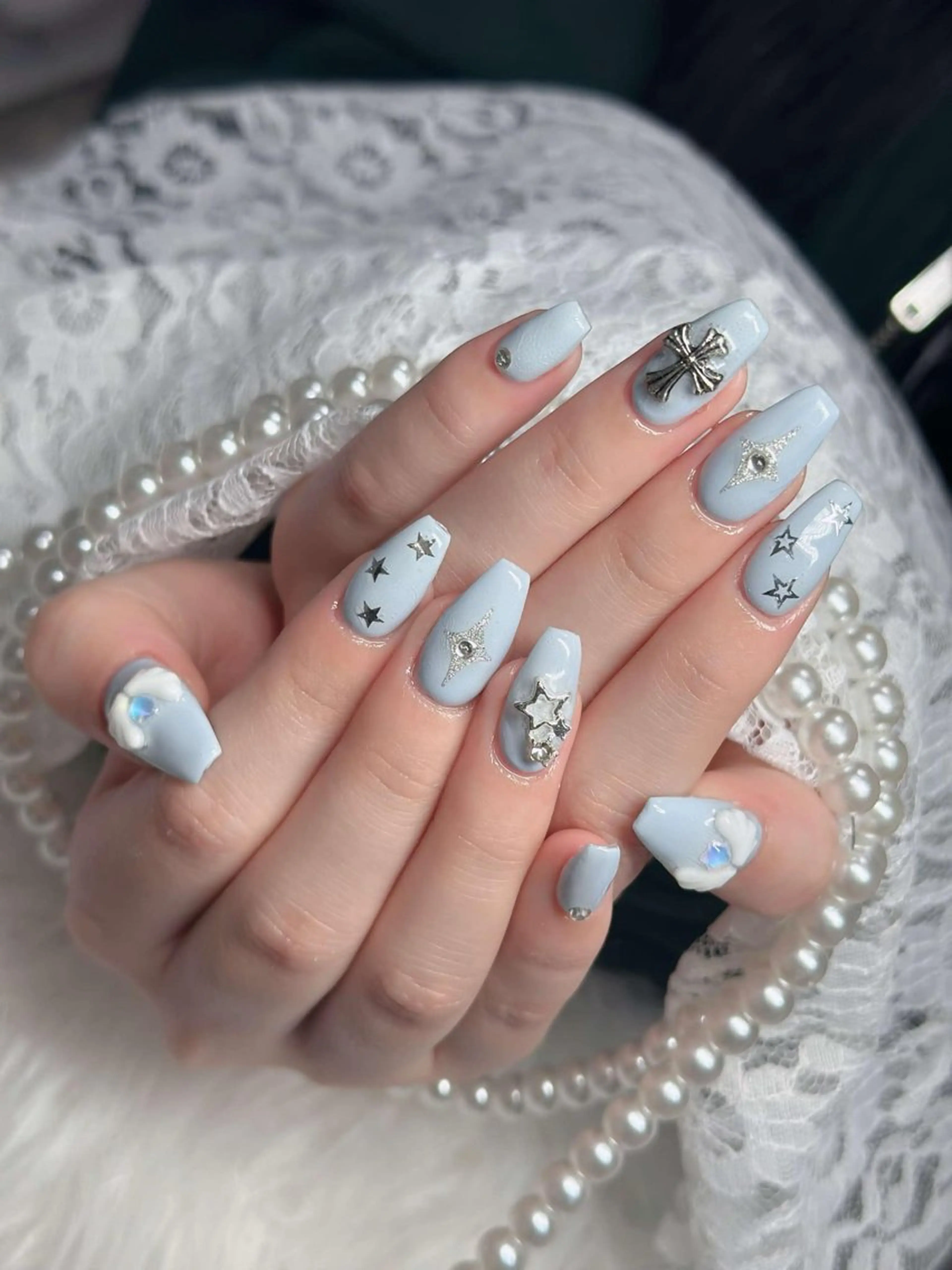 ネイル オーロラネイル フレンチネイル ジェルネイル ハロウィン キラキラネイル H.baby Nail Salonのネイルデザイン