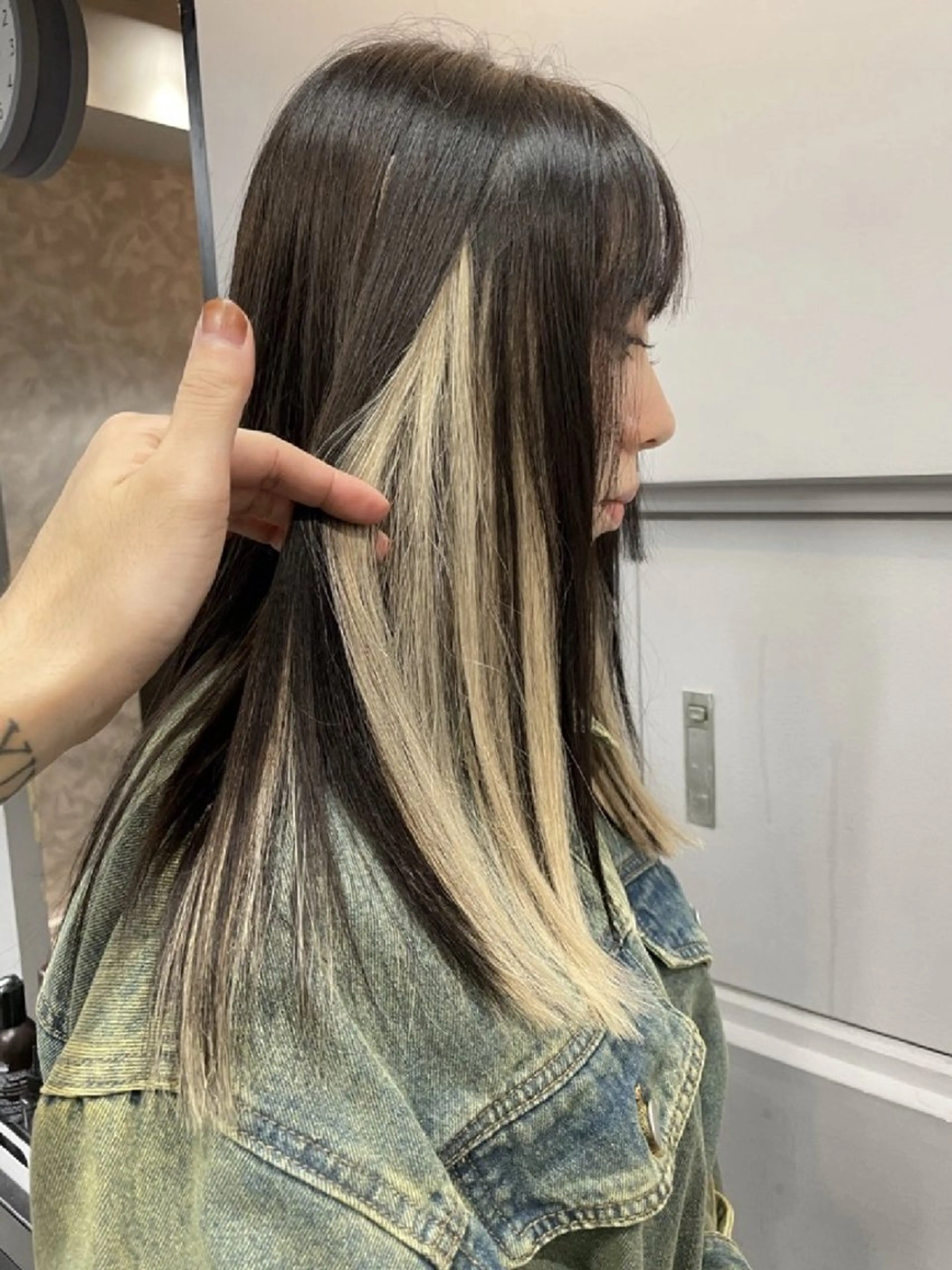 ミディアム ヘアカラー エクステ キリカ新宿所属・ブリーチ/エクステ /レイヤー/谷口のヘアスタイル