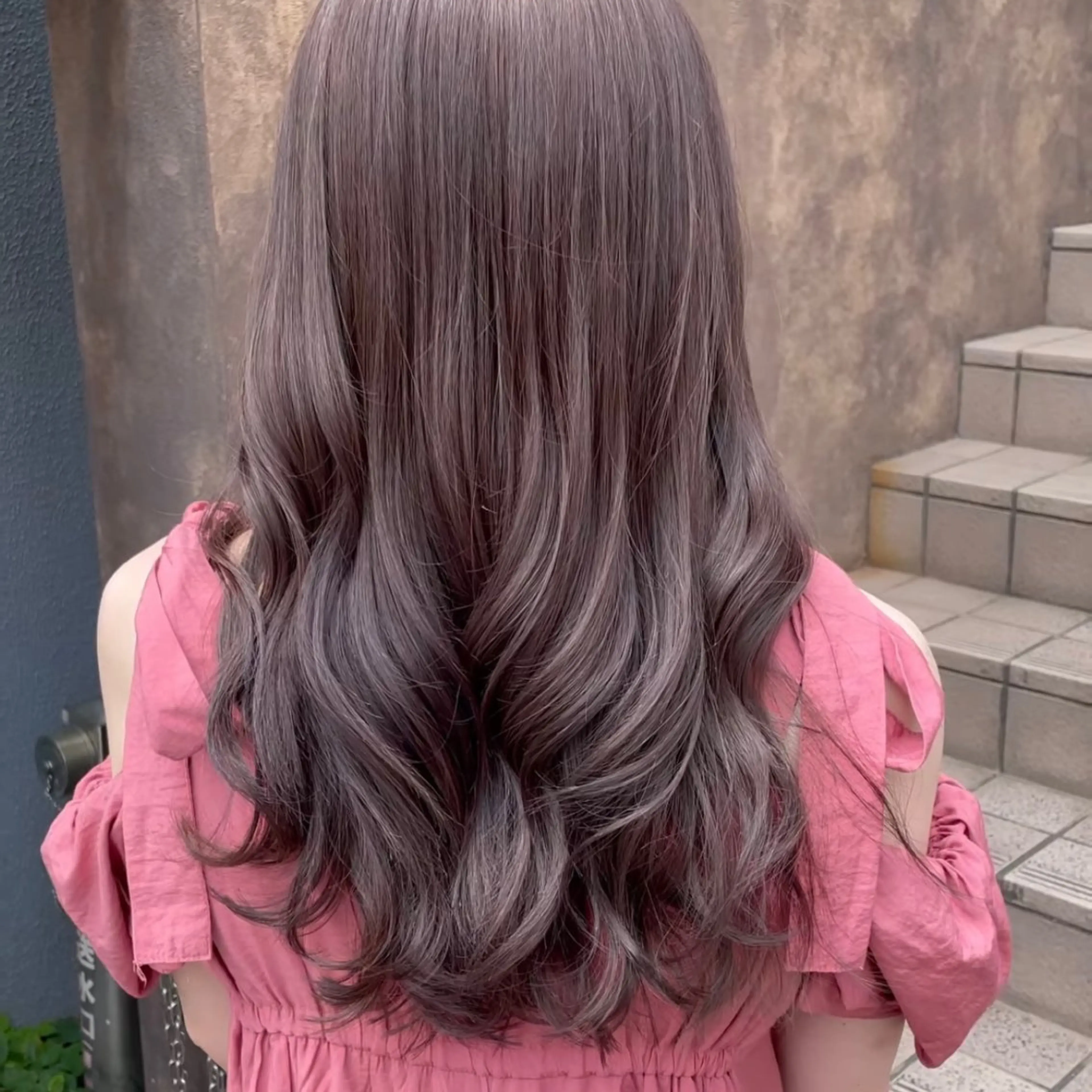 ロング カラー ベージュカラー ブリーチ ハイライトカラー インナーカラー ラベンダーカラー 髪質改善美容師 🪽YOSSYのヘアスタイル