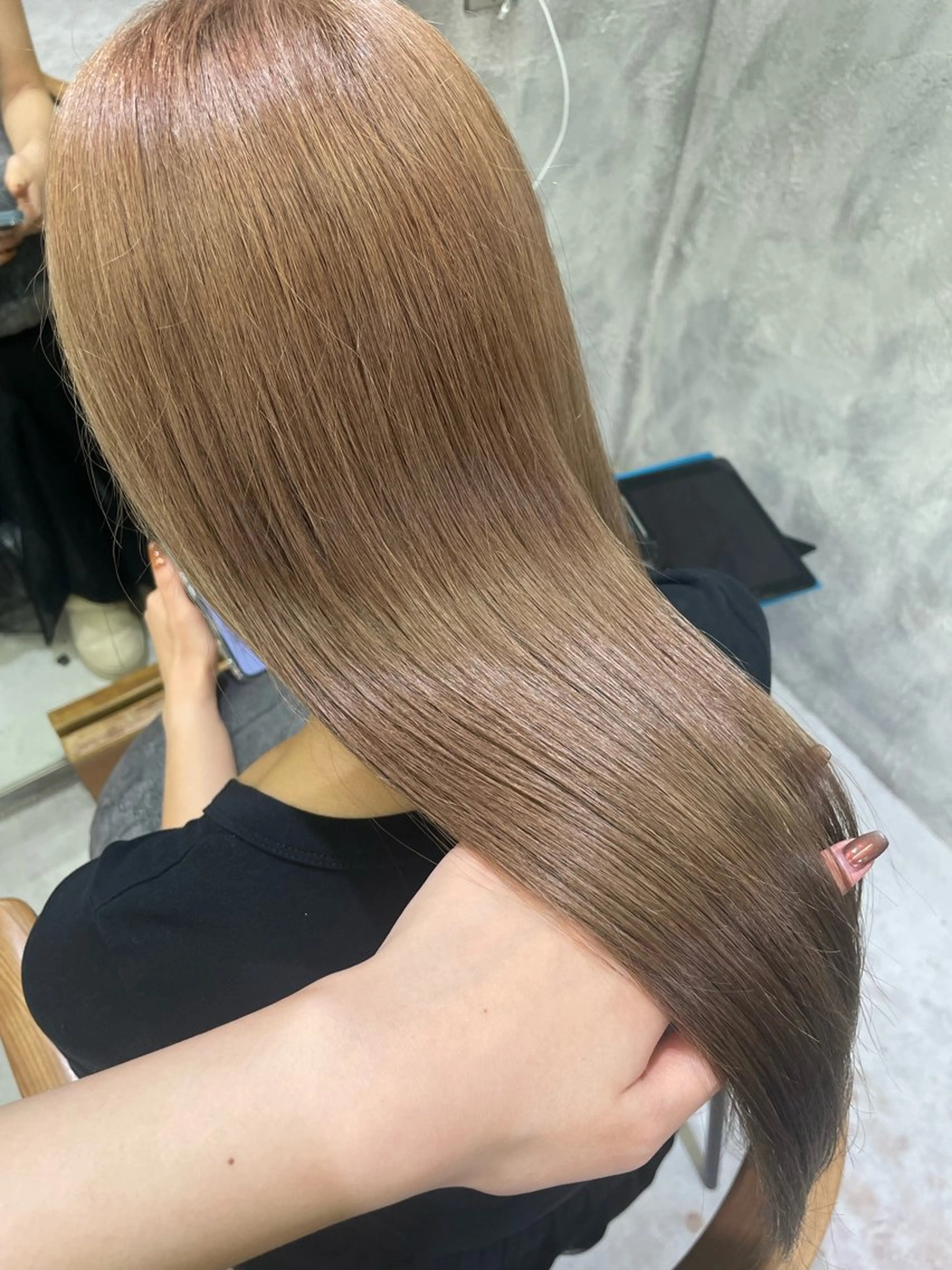 ロング ヘアカラー _WHITE 佐伯 碧のヘアスタイル