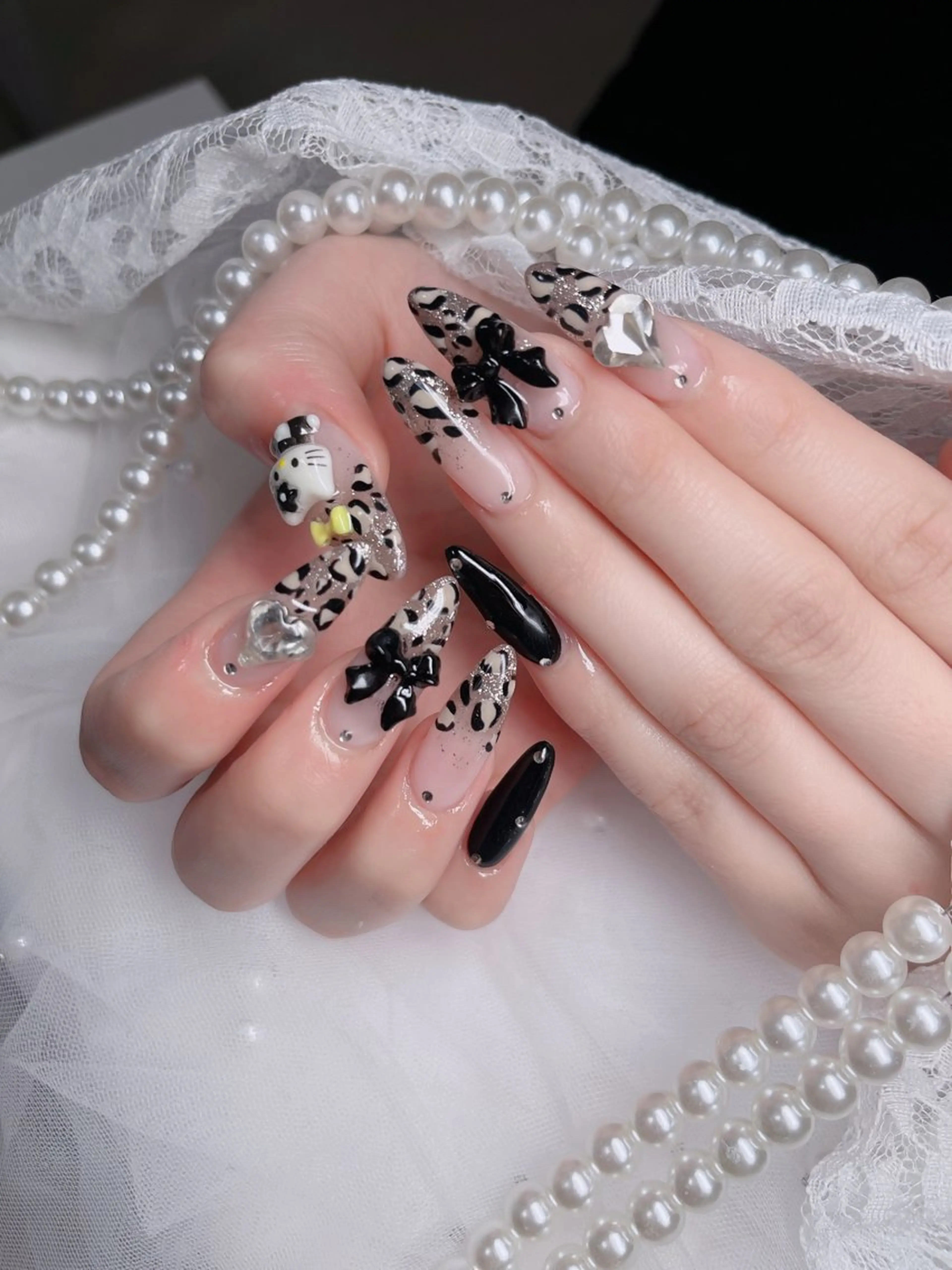 ネイル オーロラネイル フレンチネイル ジェルネイル ハロウィン キラキラネイル ハンドネイル H.baby Nail Salonのネイルデザイン