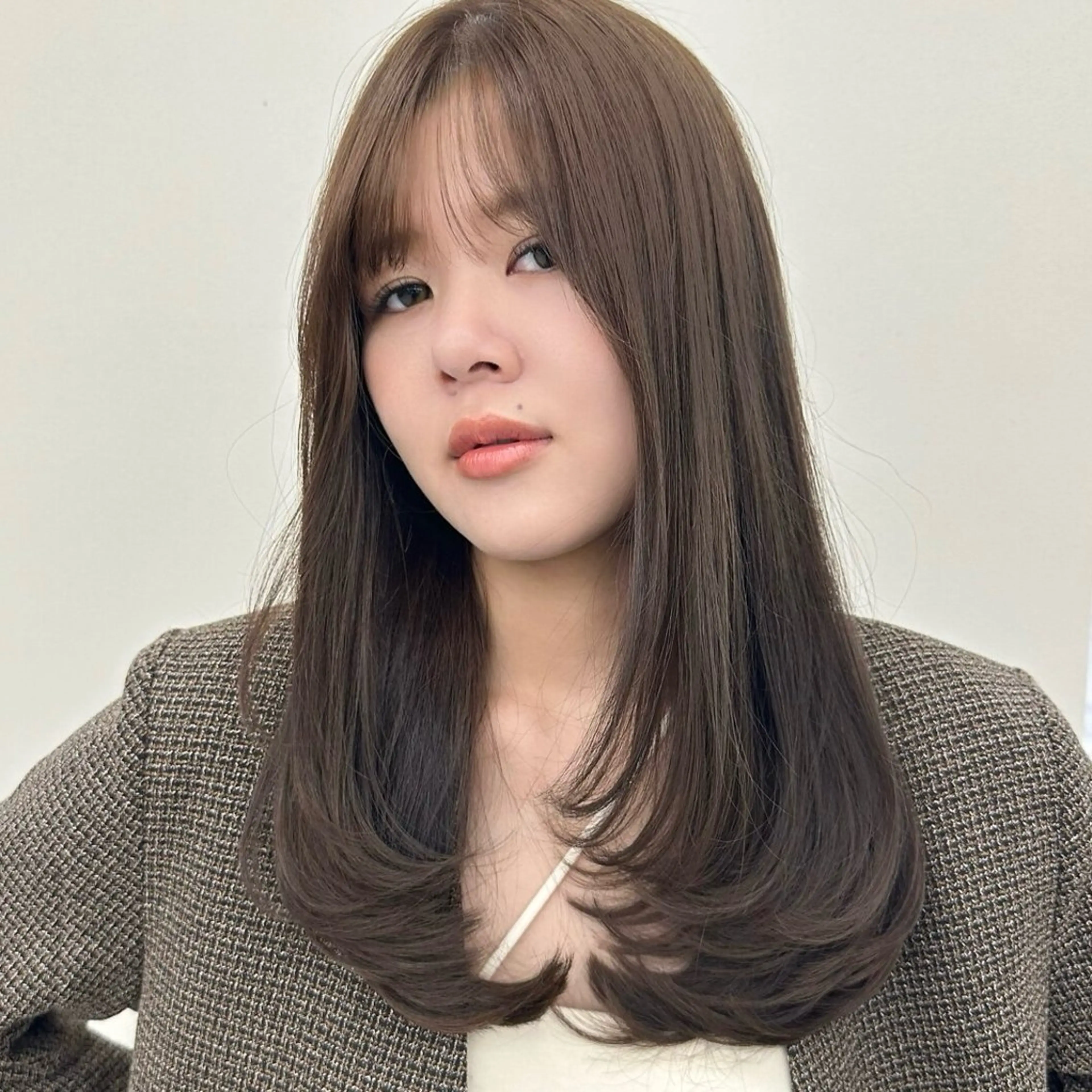 セミロング カラー ブラウンカラー 透明感カラー グレージュ オリーブカラー ピンクカラー カット ヘアカラー CHAINON CENTREのヘアスタイル