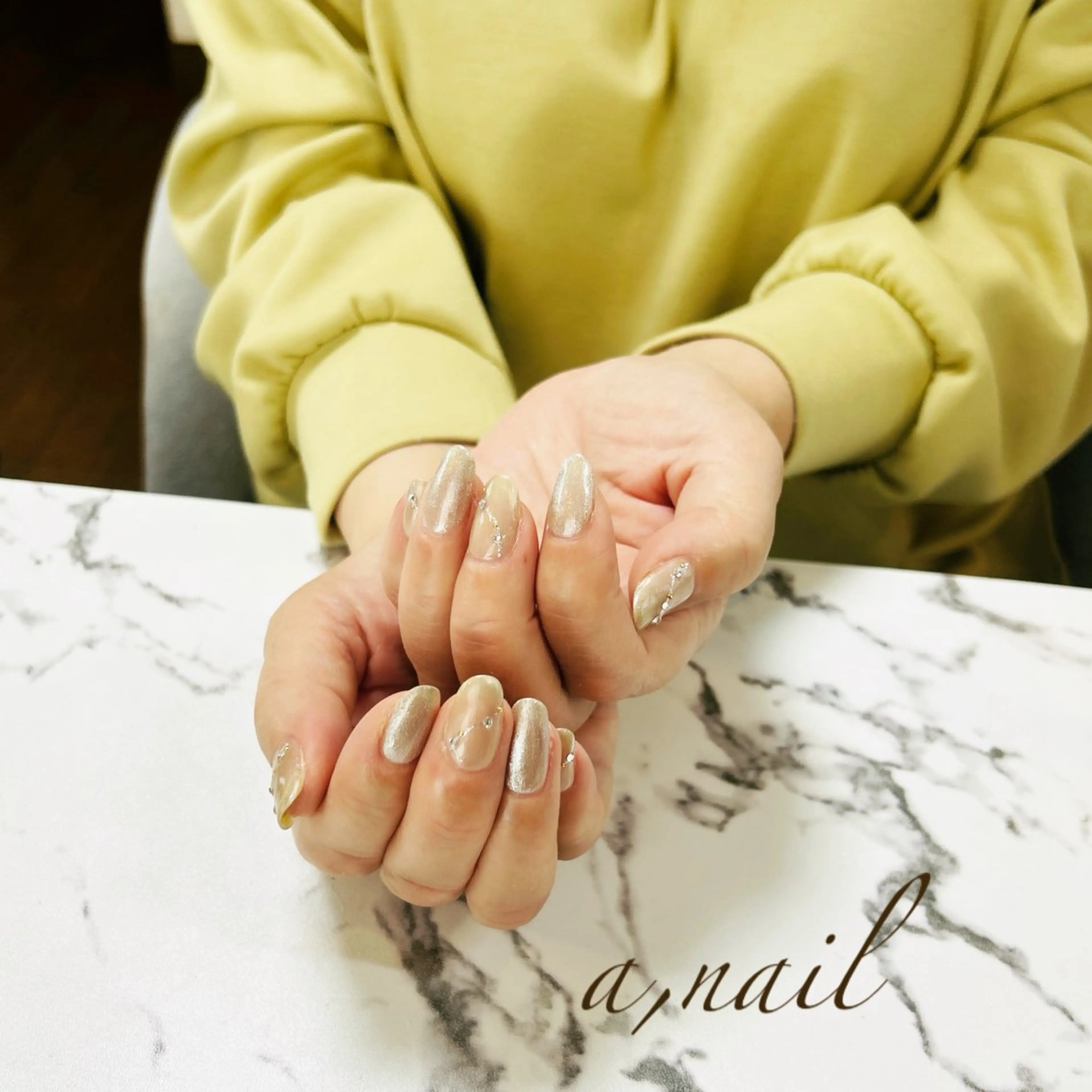 ネイル キラキラネイル マグネットネイル オフィスネイル ワンカラーネイル シンプルネイル ネイルサロン エーネイルのネイルデザイン