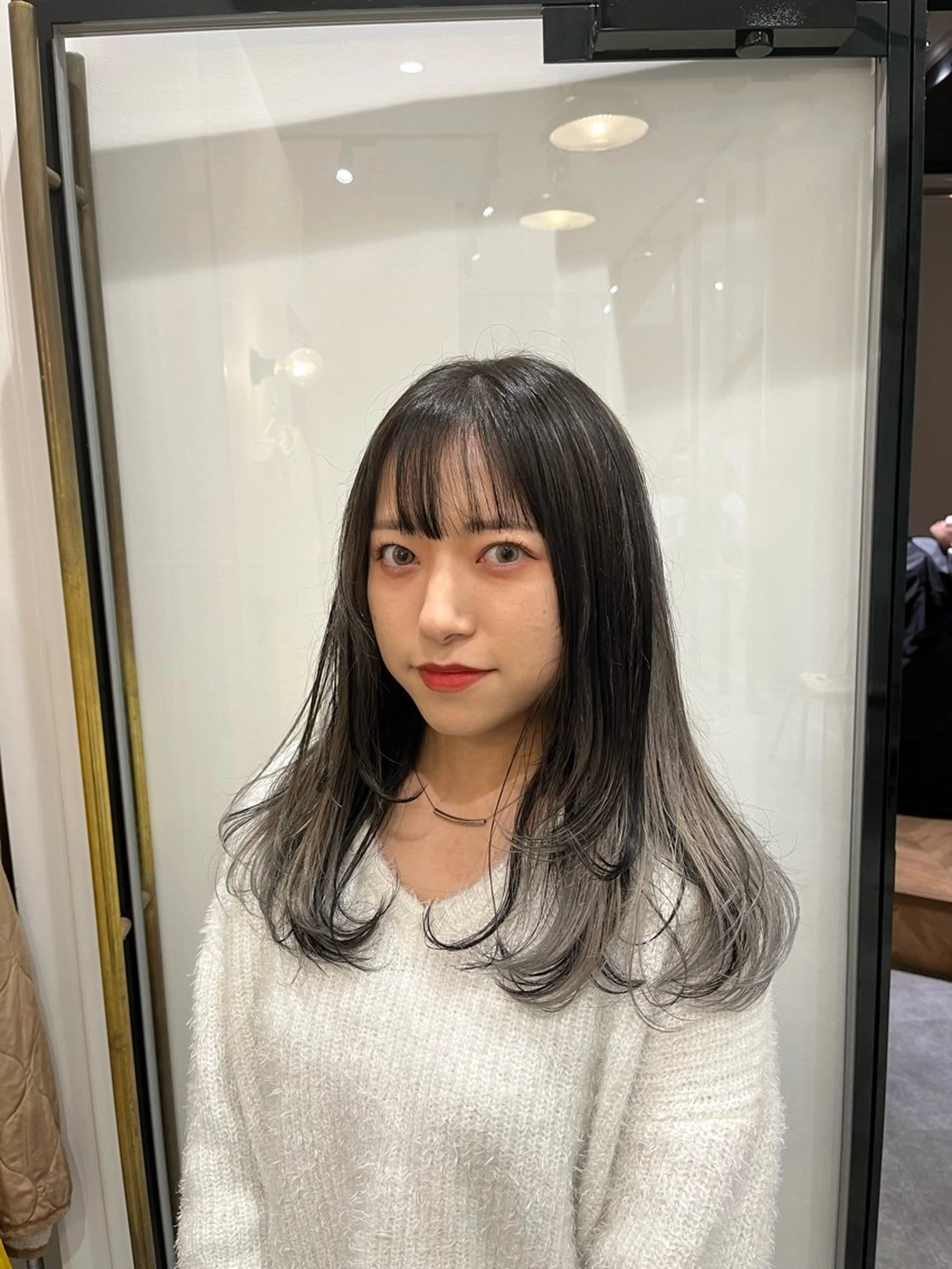 セミロング カラー AMI🎀韓国ヘア 透明感カラーのヘアスタイル