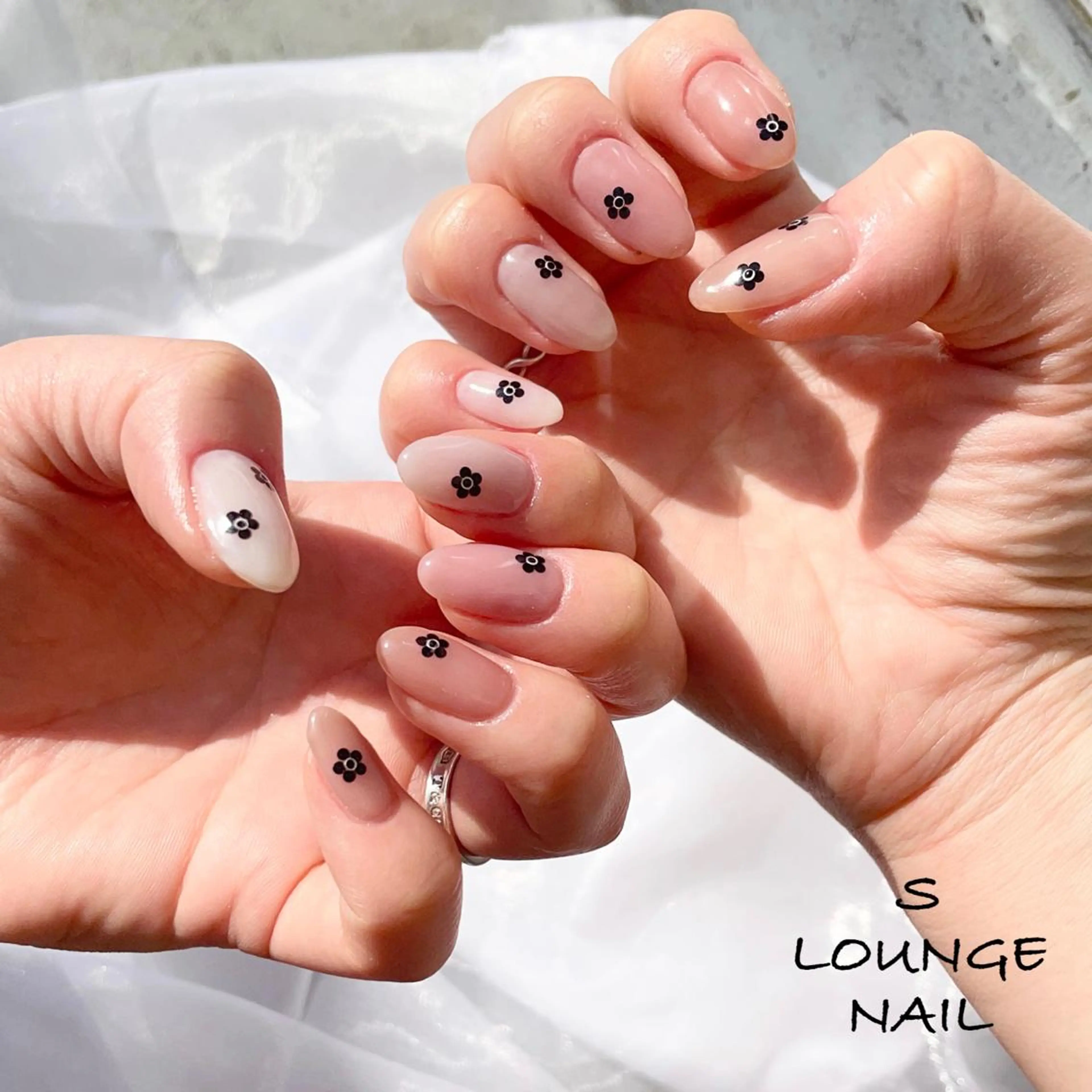 ネイル アートネイル ハンドネイル フットネイル S LOUNGE NAIL所属・パーツたくさん🍓 SUMIのネイルデザイン