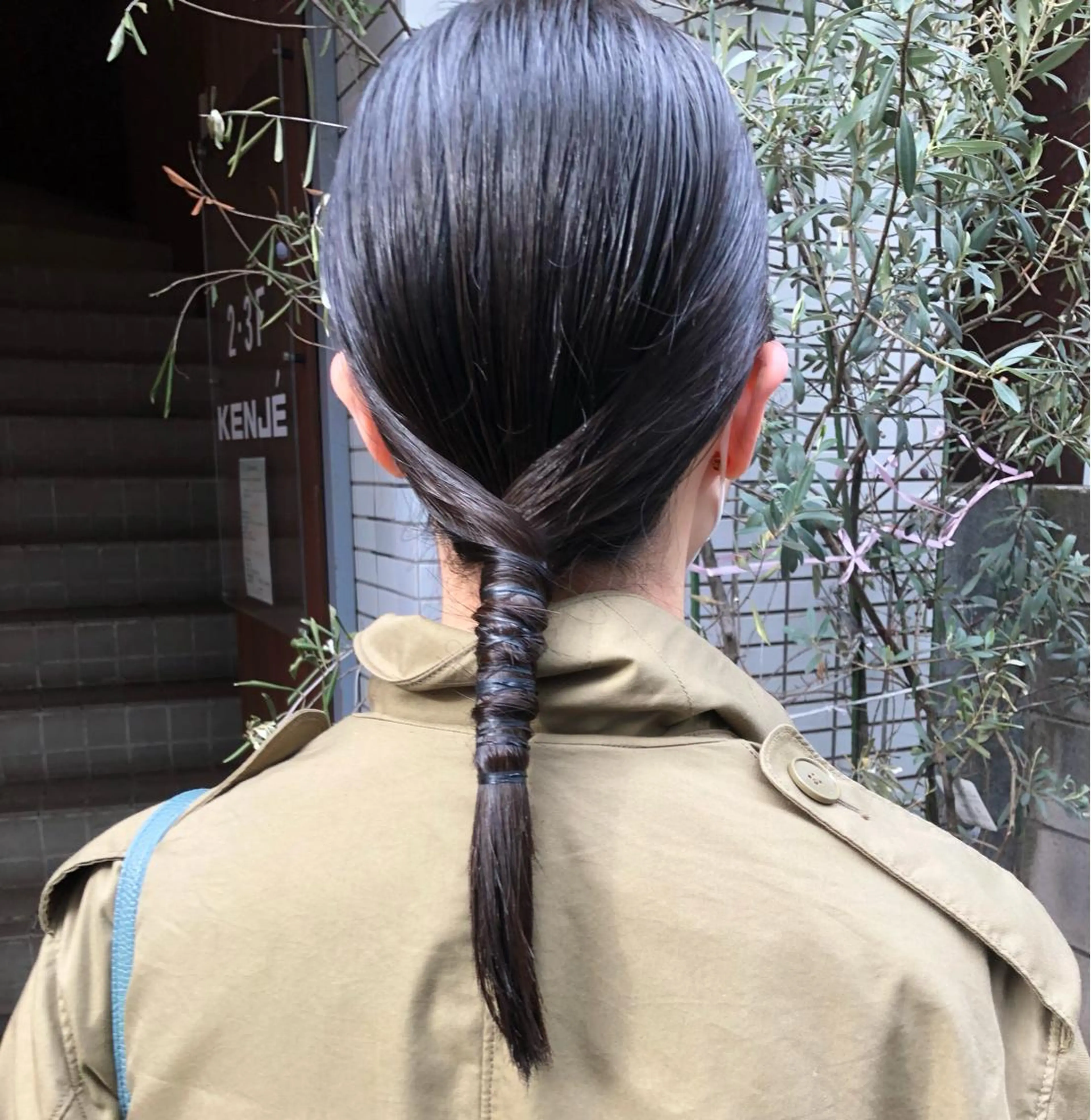 ミディアム ヘアアレンジ ハイトーン/ブリーチ 似合せカット/パーマのヘアスタイル