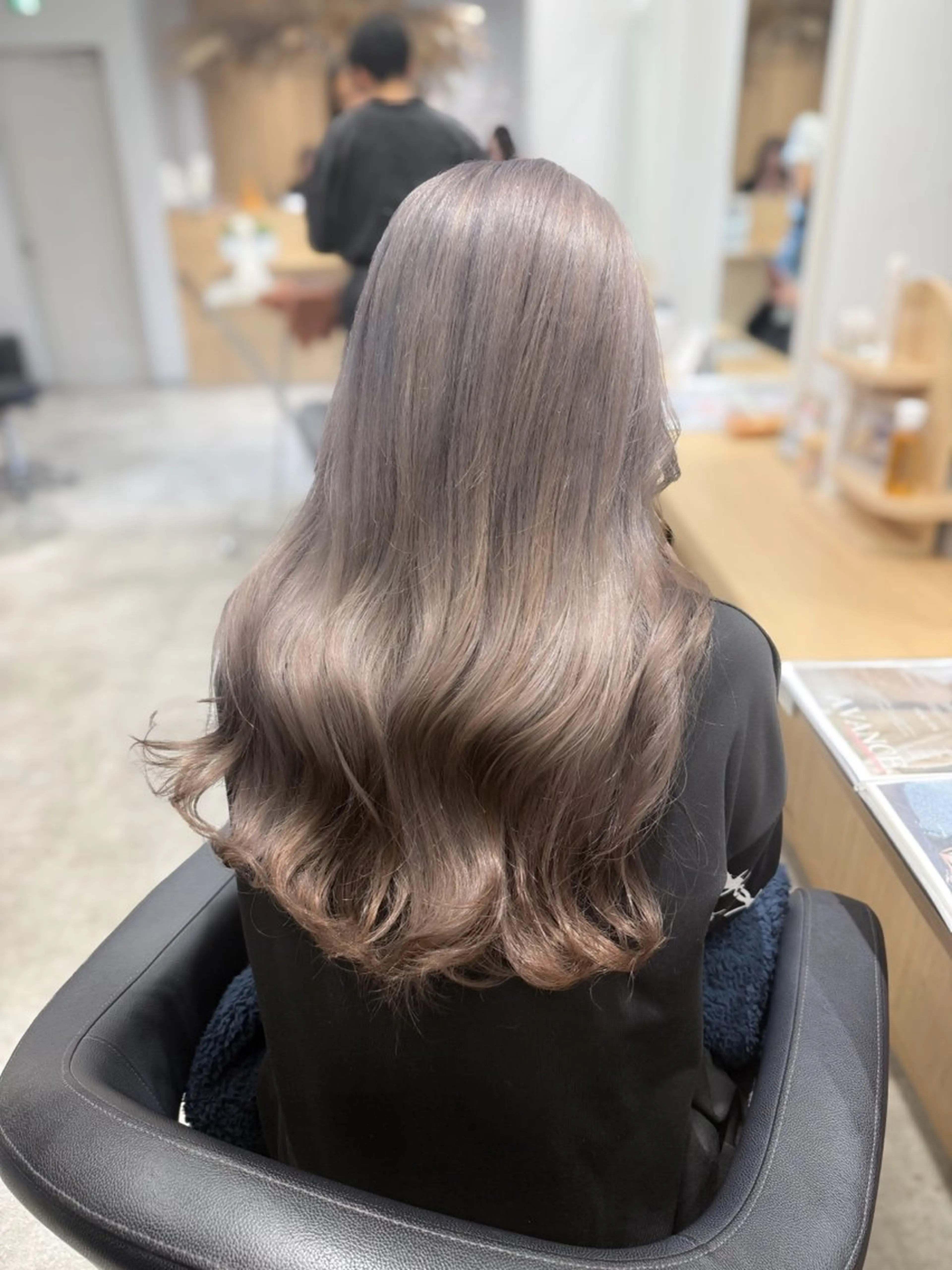 ロング カラー ベージュカラー ミルクティーベージュ ヘアカラー トリートメント 巻ける髪質改善🫧ハ イライト/永田汰伊智のヘアスタイル