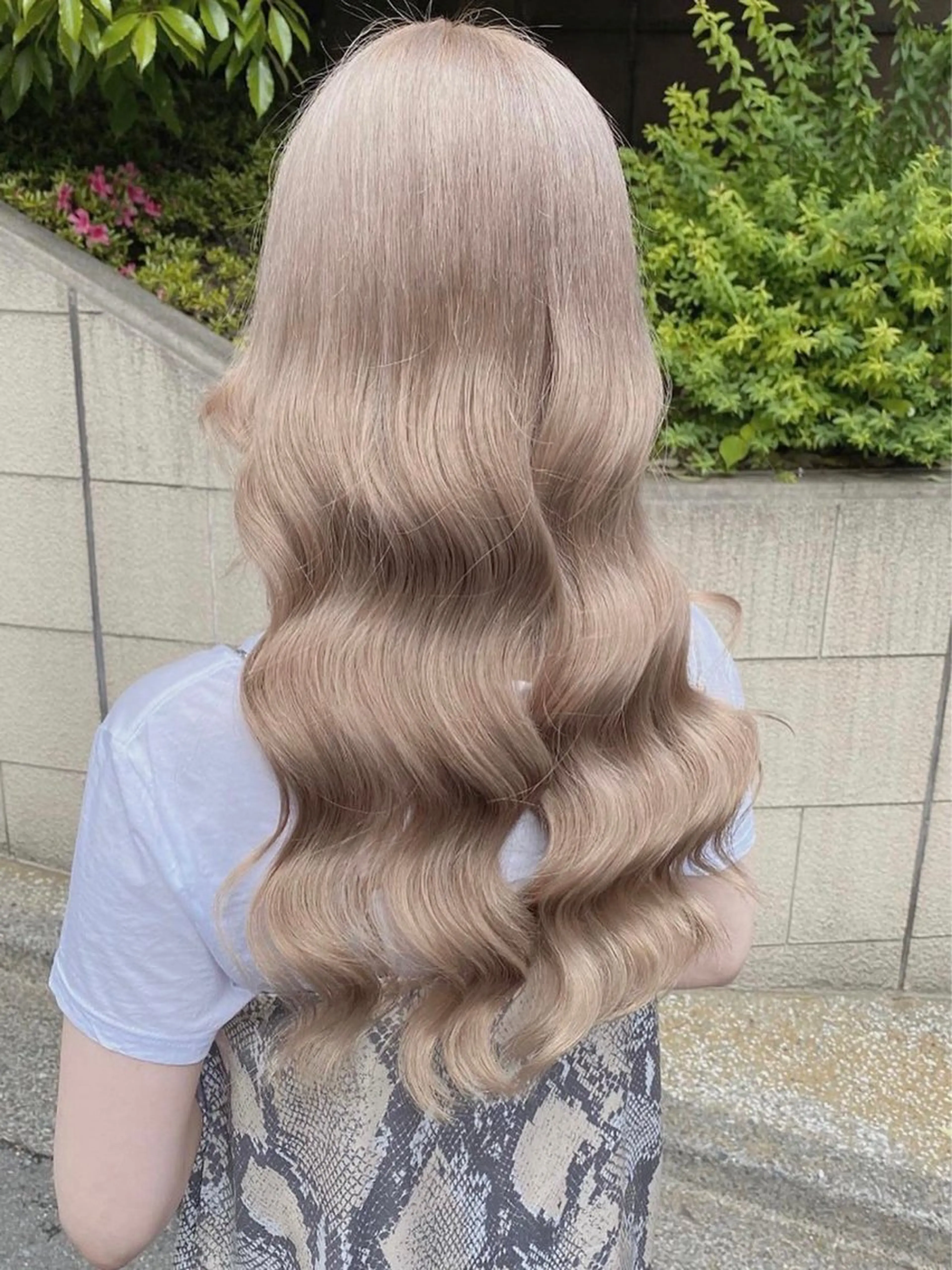 ロング カラー アッシュ アッシュグレー ベージュカラー ブリーチ ブロンド 【美髪ハイトーン】 髪質改善/大和🎀のヘアスタイル