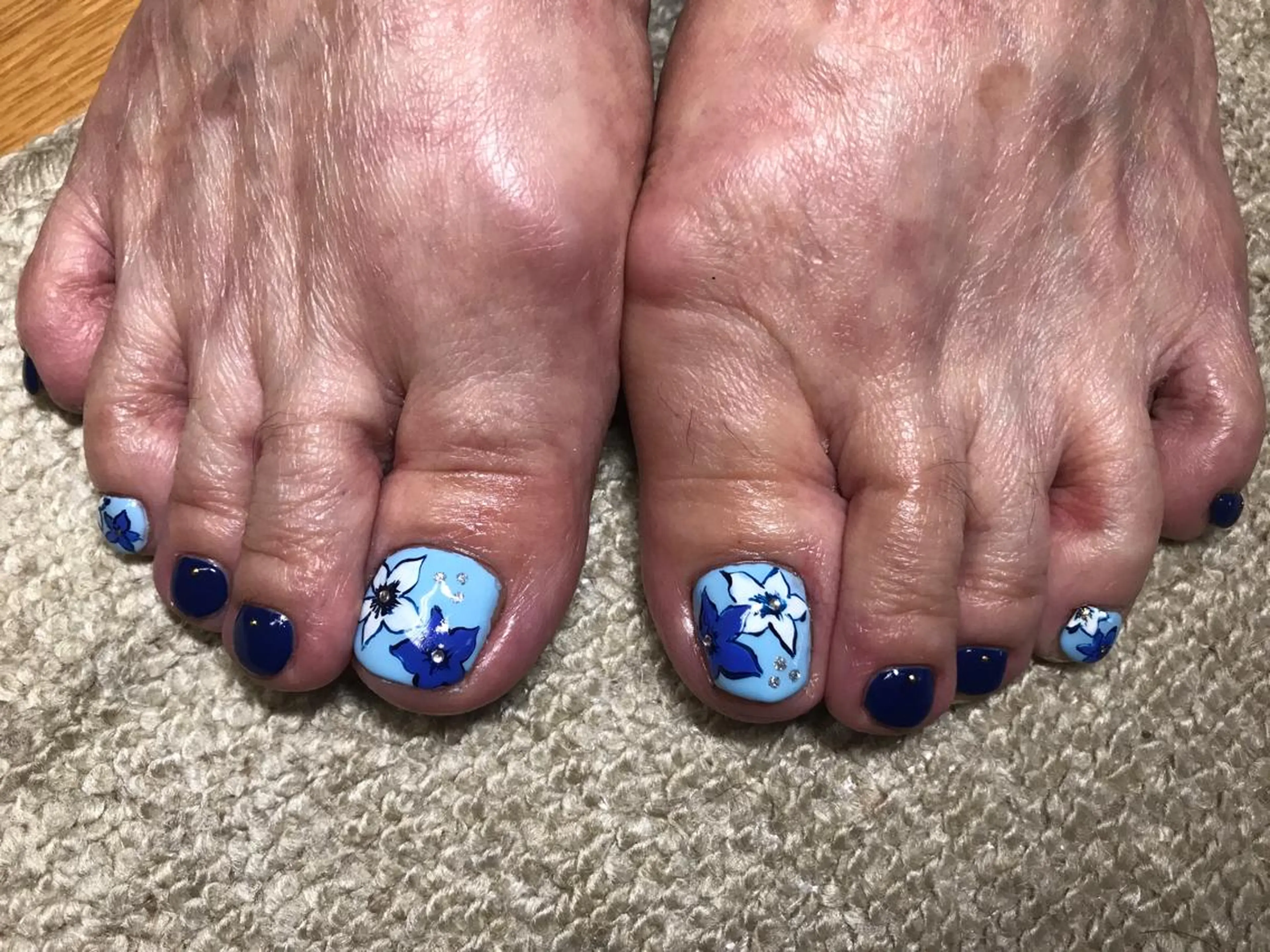 ネイル みんなの店所属・仲谷 つかさのエステ・リラクイメージ