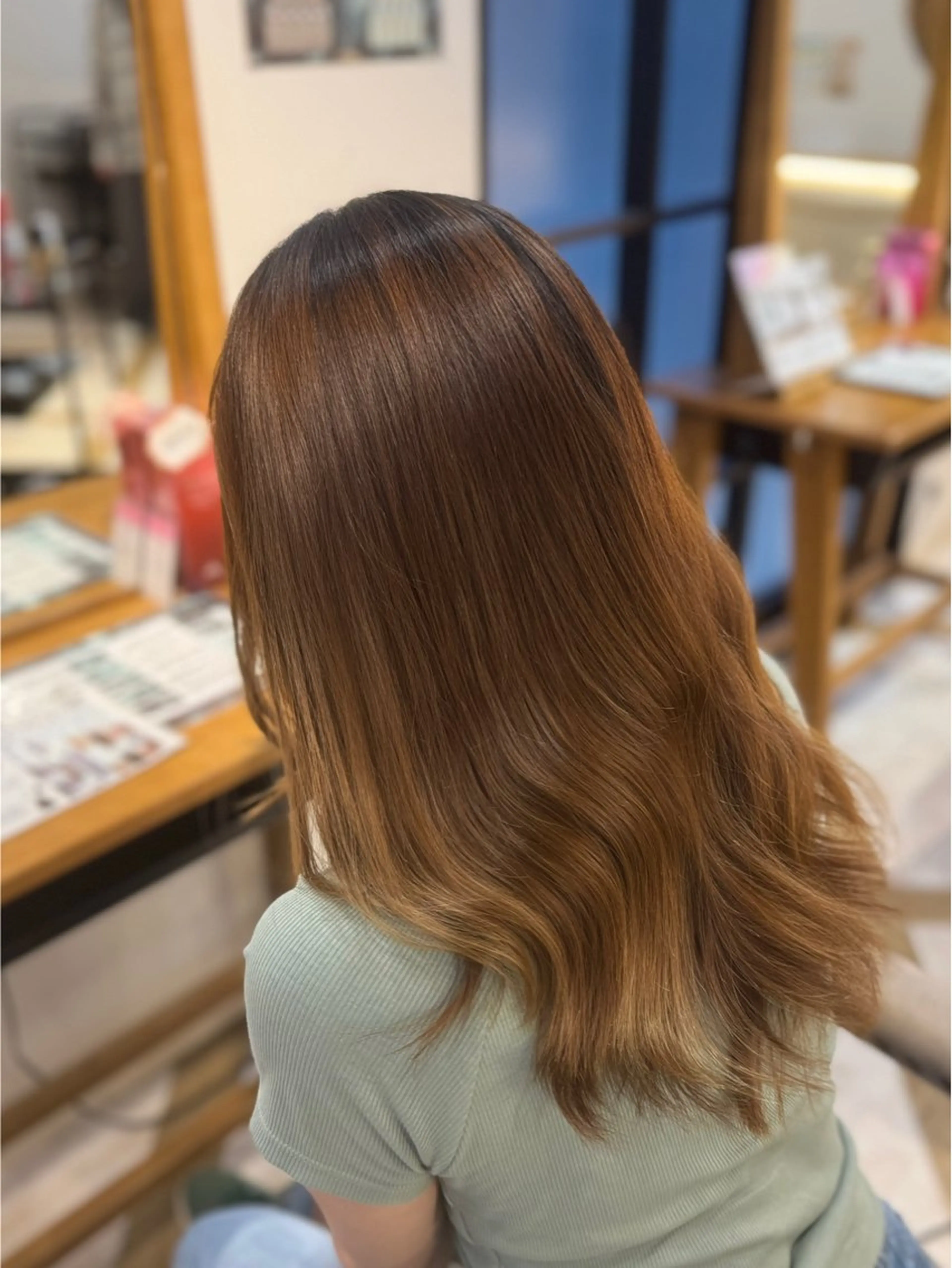 ミディアム トリートメント せいと/レイヤー/ ハイトーン/艶髪のヘアスタイル