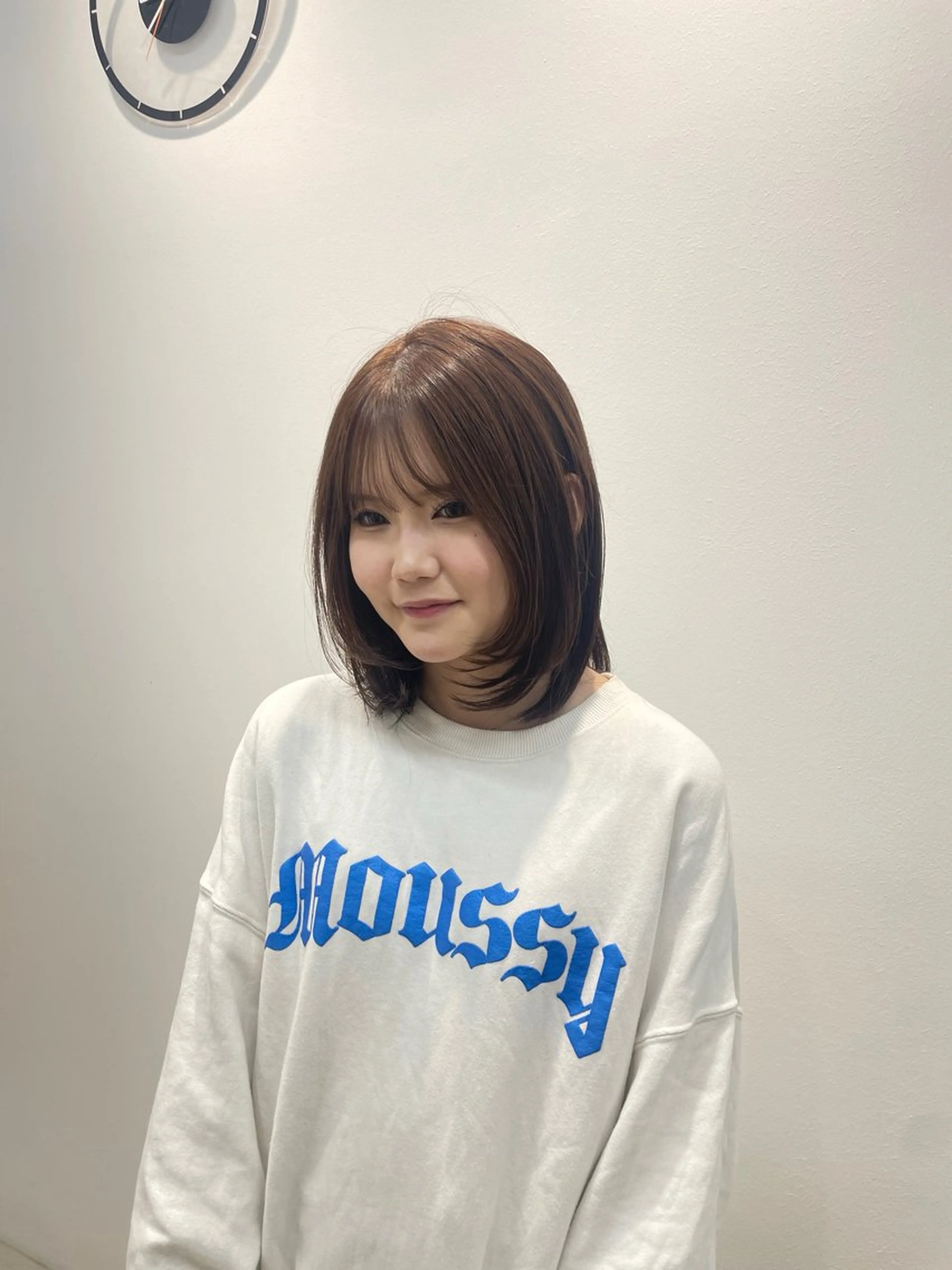 ミディアム カラー レイヤーカット カット ヘアカラー トリートメント H I ＮＡのヘアスタイル