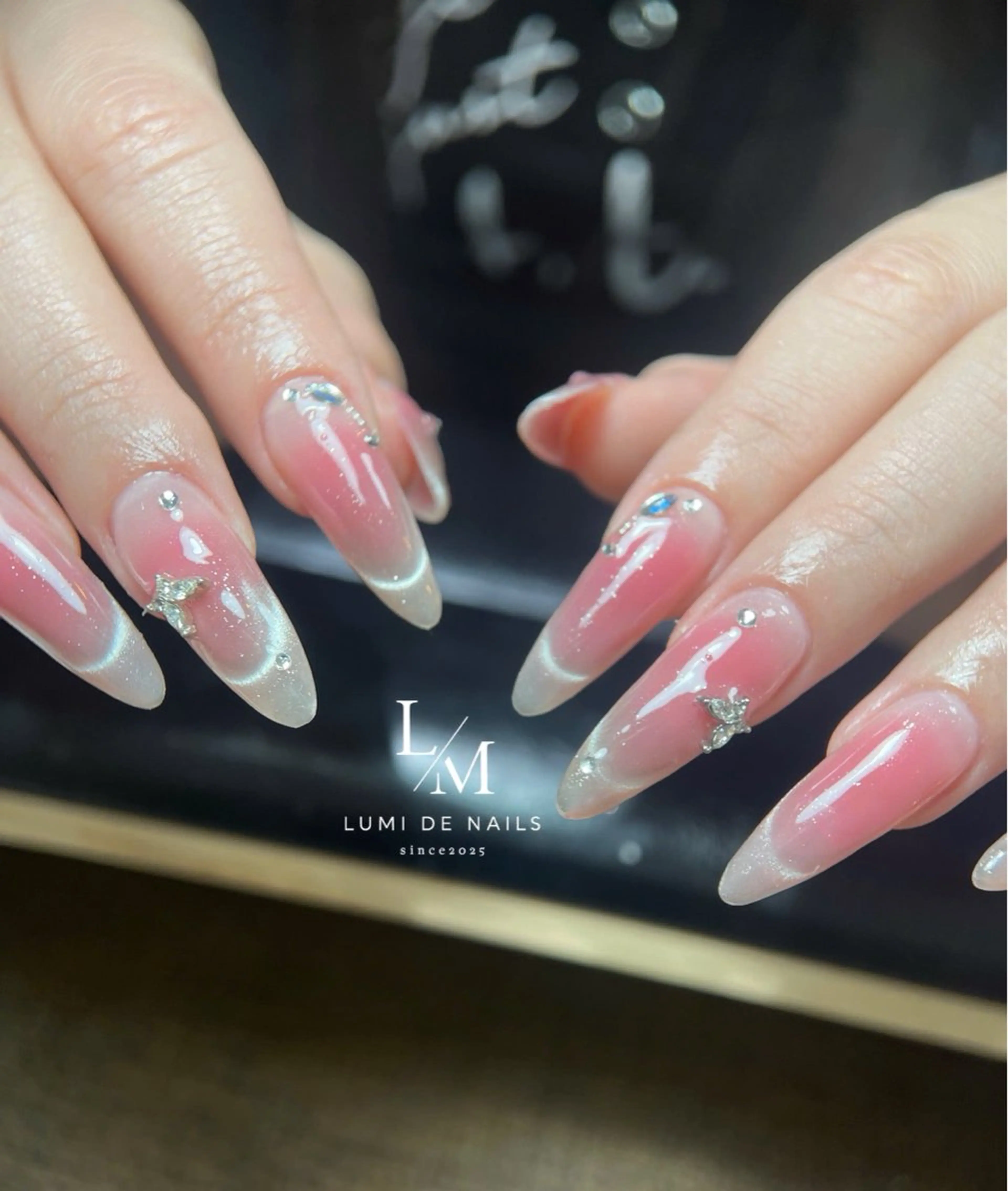 ネイル グラデーション ラメ(グリッター) マグネットネイル ミラーネイル ニュアンスネイル ハンドネイル Lumi de nailsのネイルデザイン