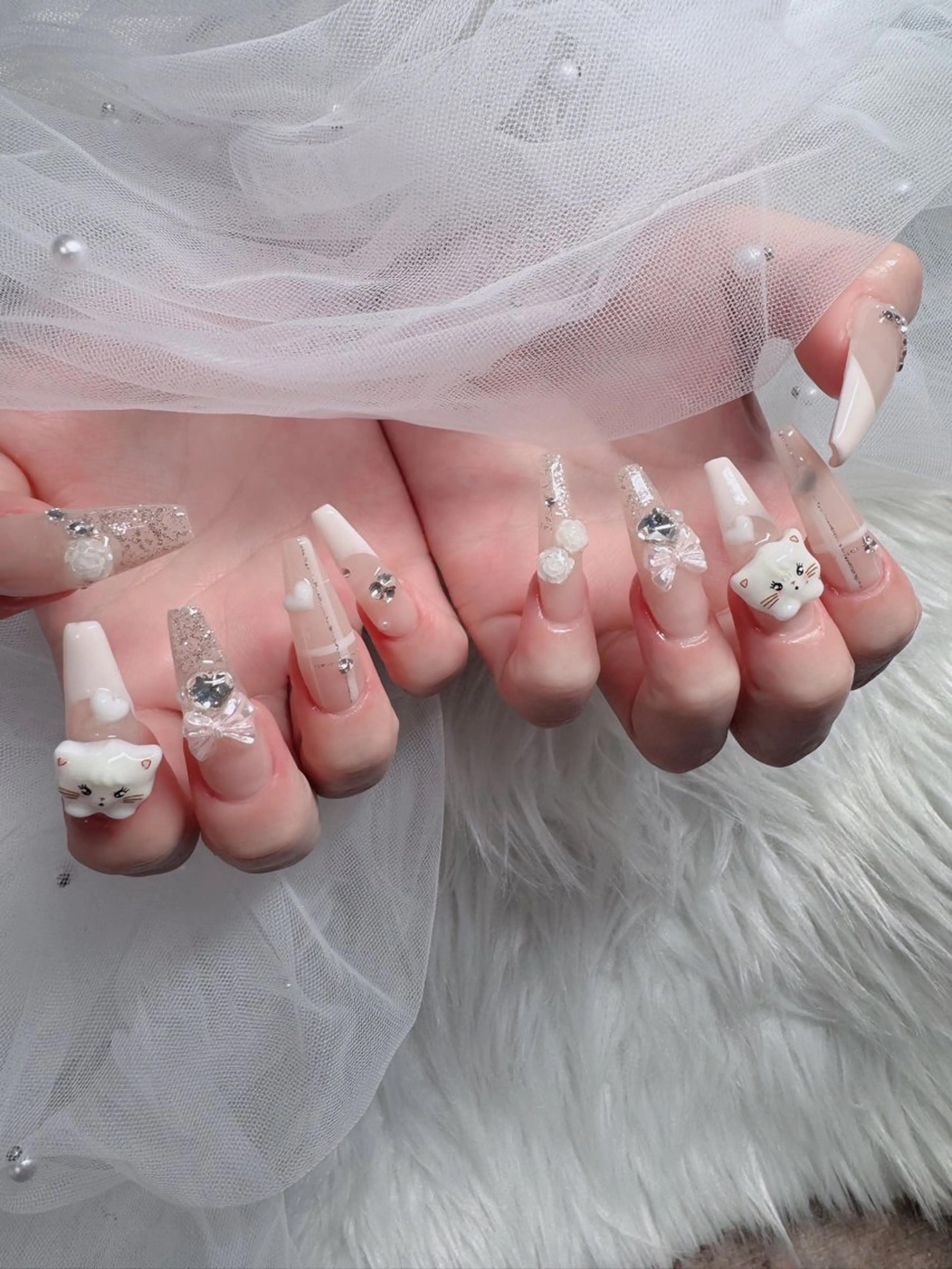 ネイル オーロラネイル フレンチネイル ジェルネイル ハロウィン キラキラネイル ハンドネイル H.baby Nail Salonのネイルデザイン