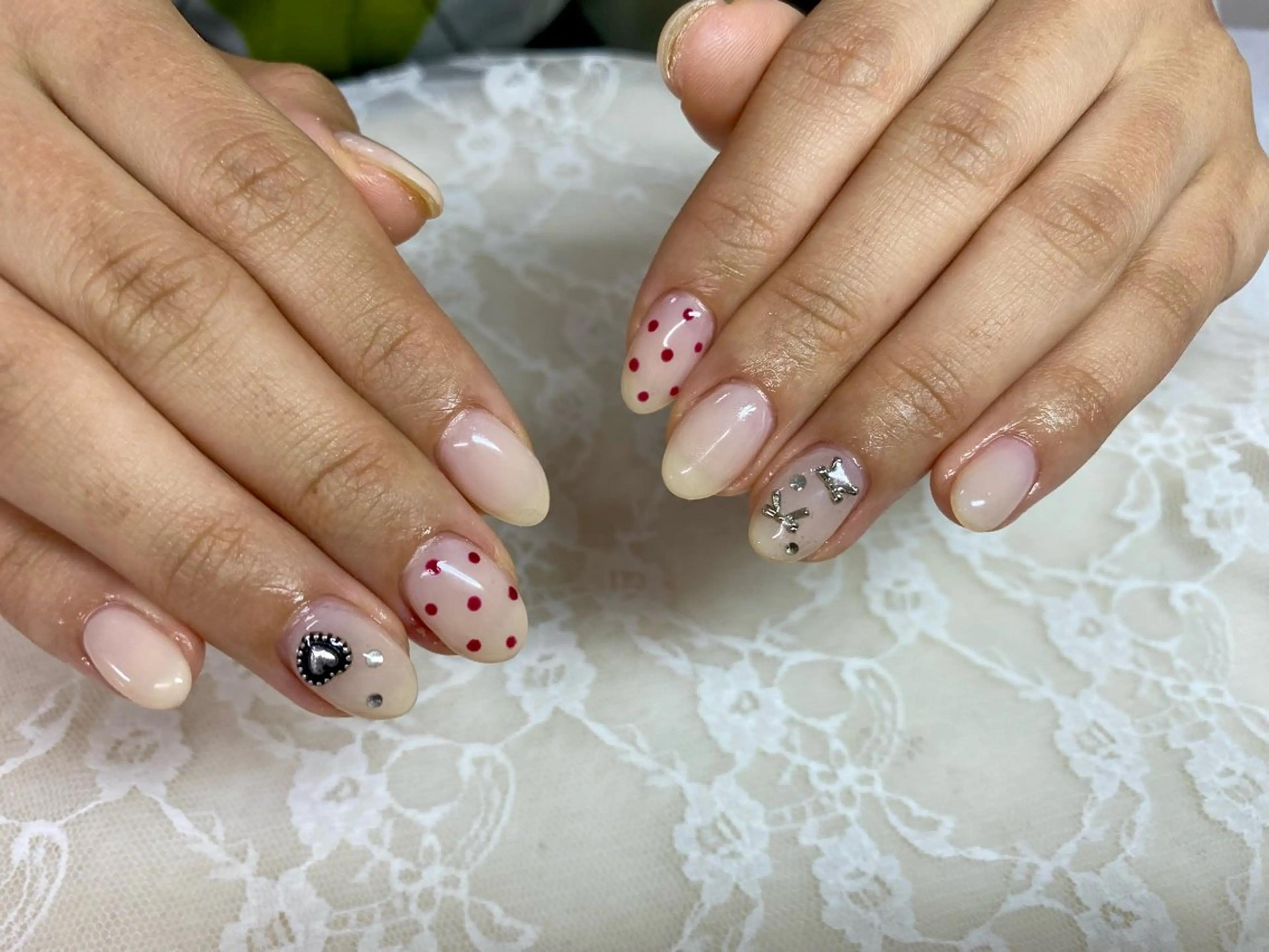 ネイル ドット ガーリー ハンドネイル 心斎橋Salon Epokkuのネイルデザイン