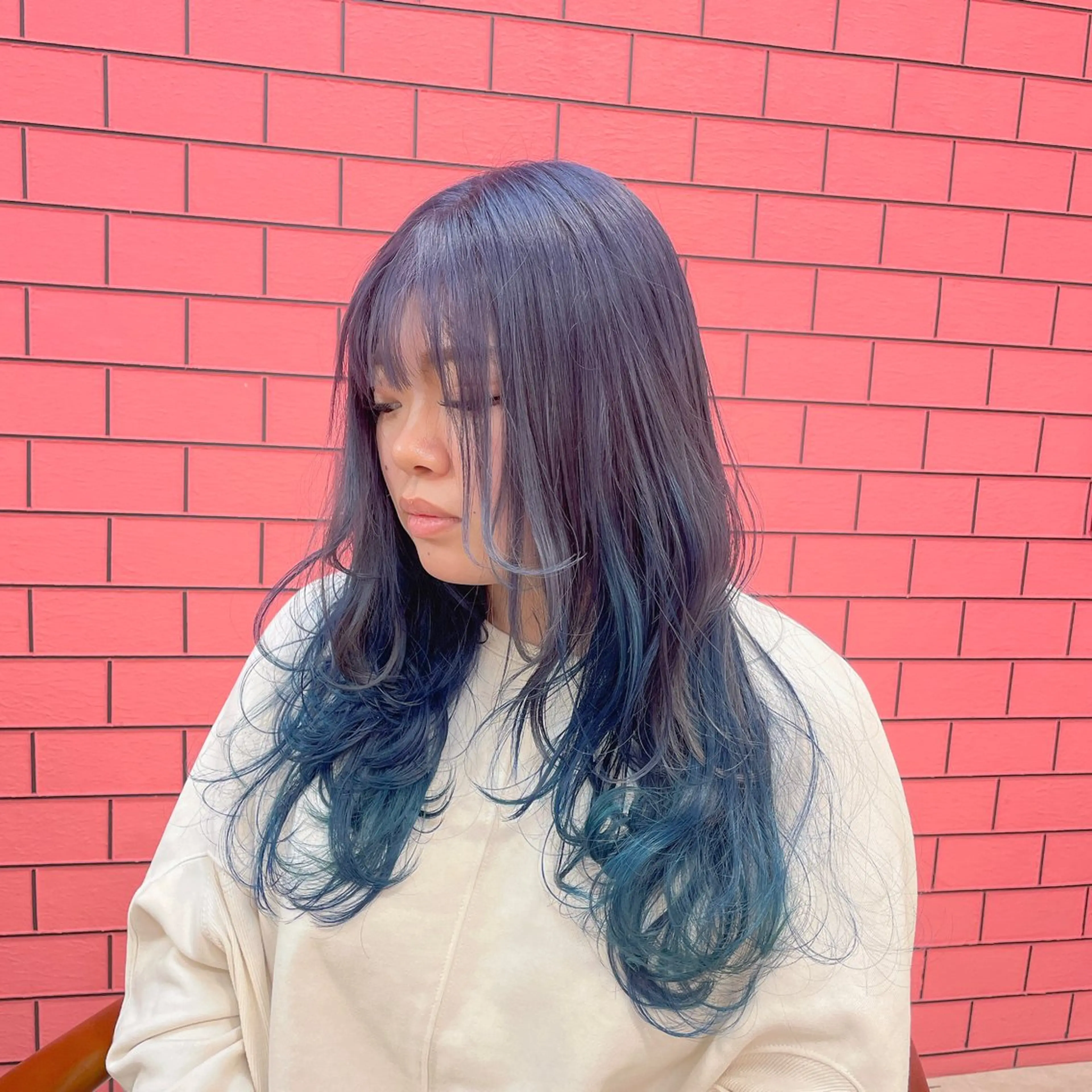 ロング カラー バレイヤージュ ブリーチ ブルーカラー ケアブリーチ ダークグレー ヘアカラー トリートメント デザインカラー 髪質改善Lilithのその他イメージ