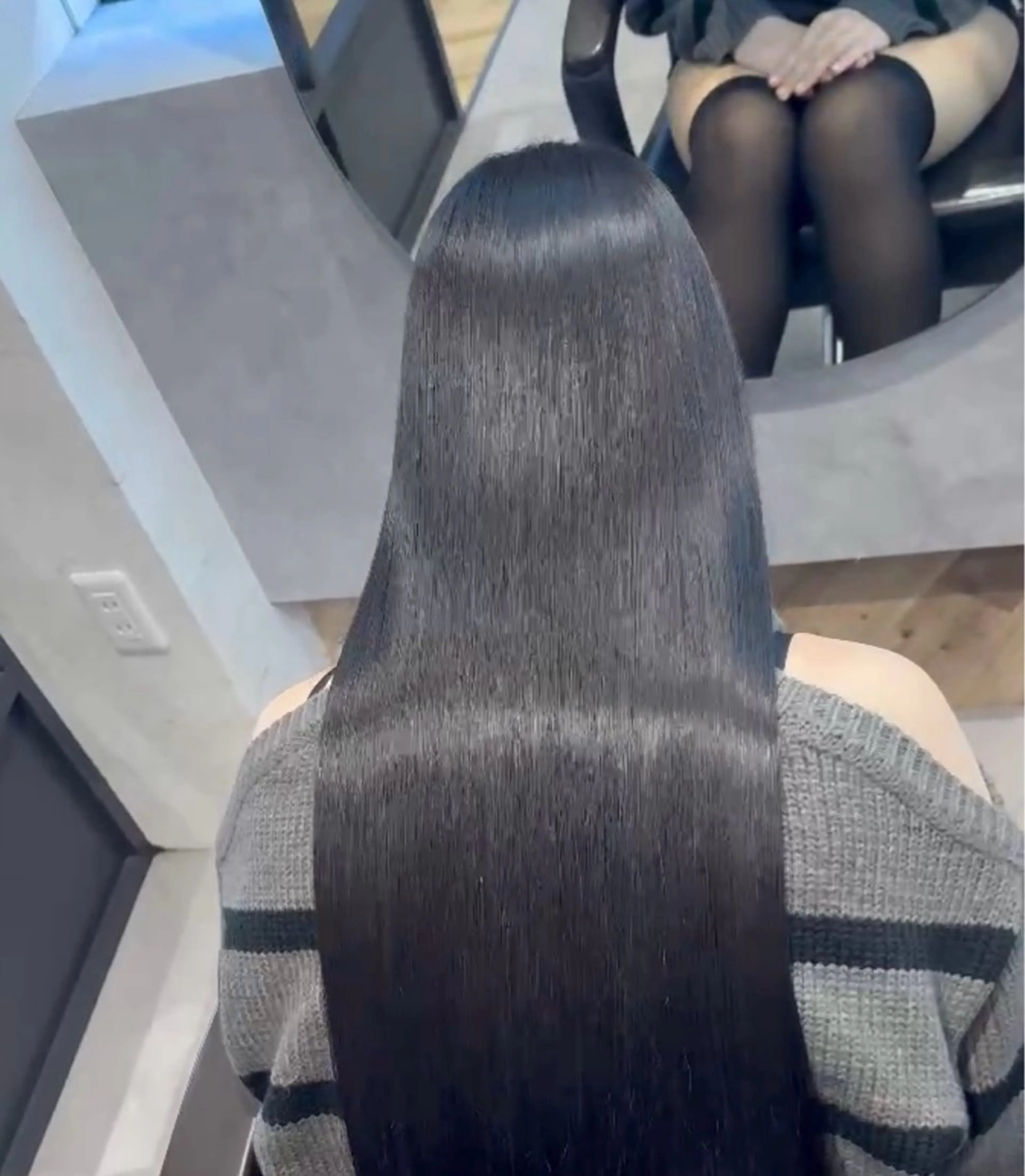 ロング レイヤー・ブリーチ kiyotoshiのヘアスタイル