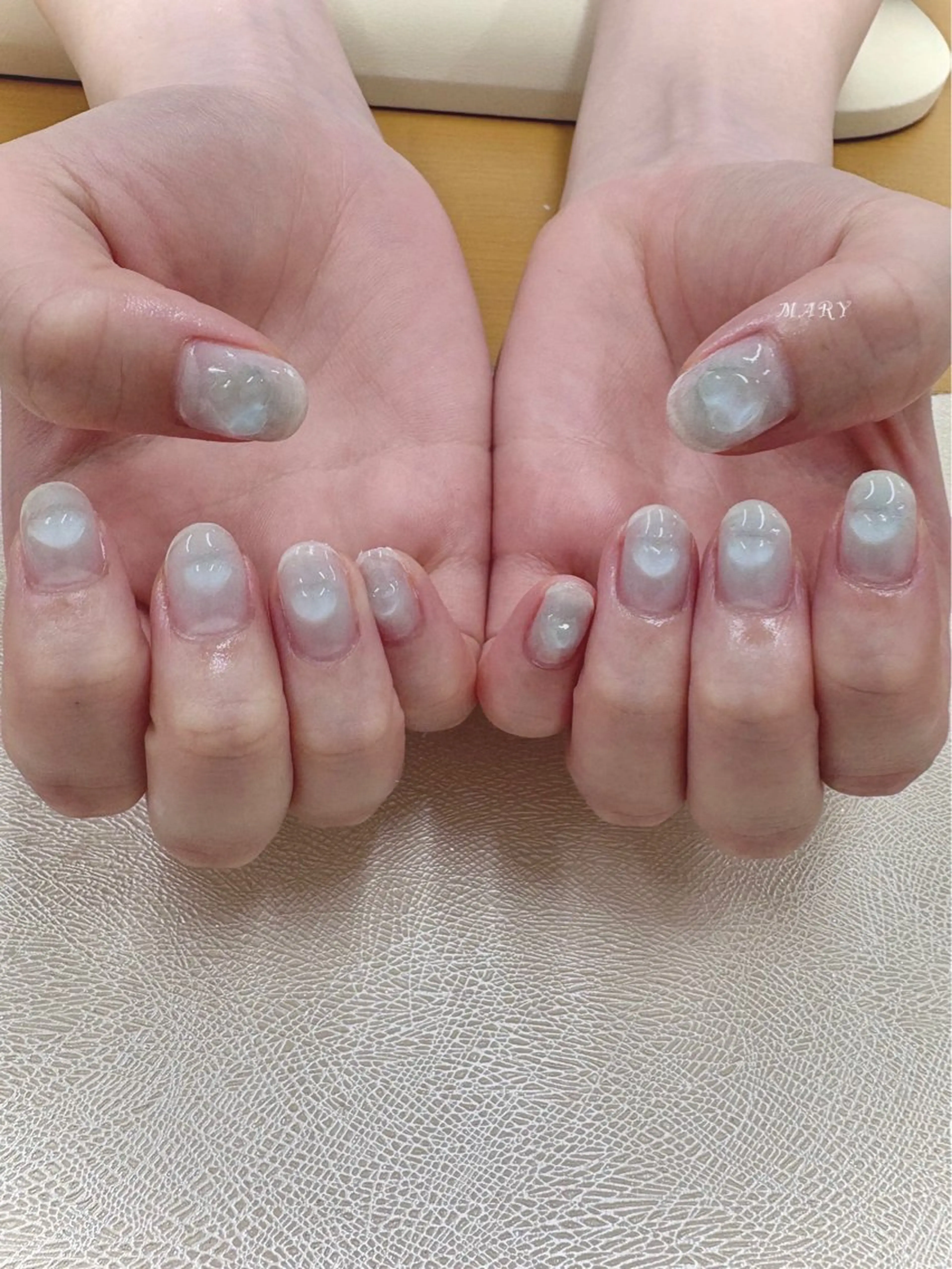 ネイル チークネイル ハート 水色 ニュアンスネイル ハンドネイル Mary nail所属・Mary nail .narumiのネイルデザイン