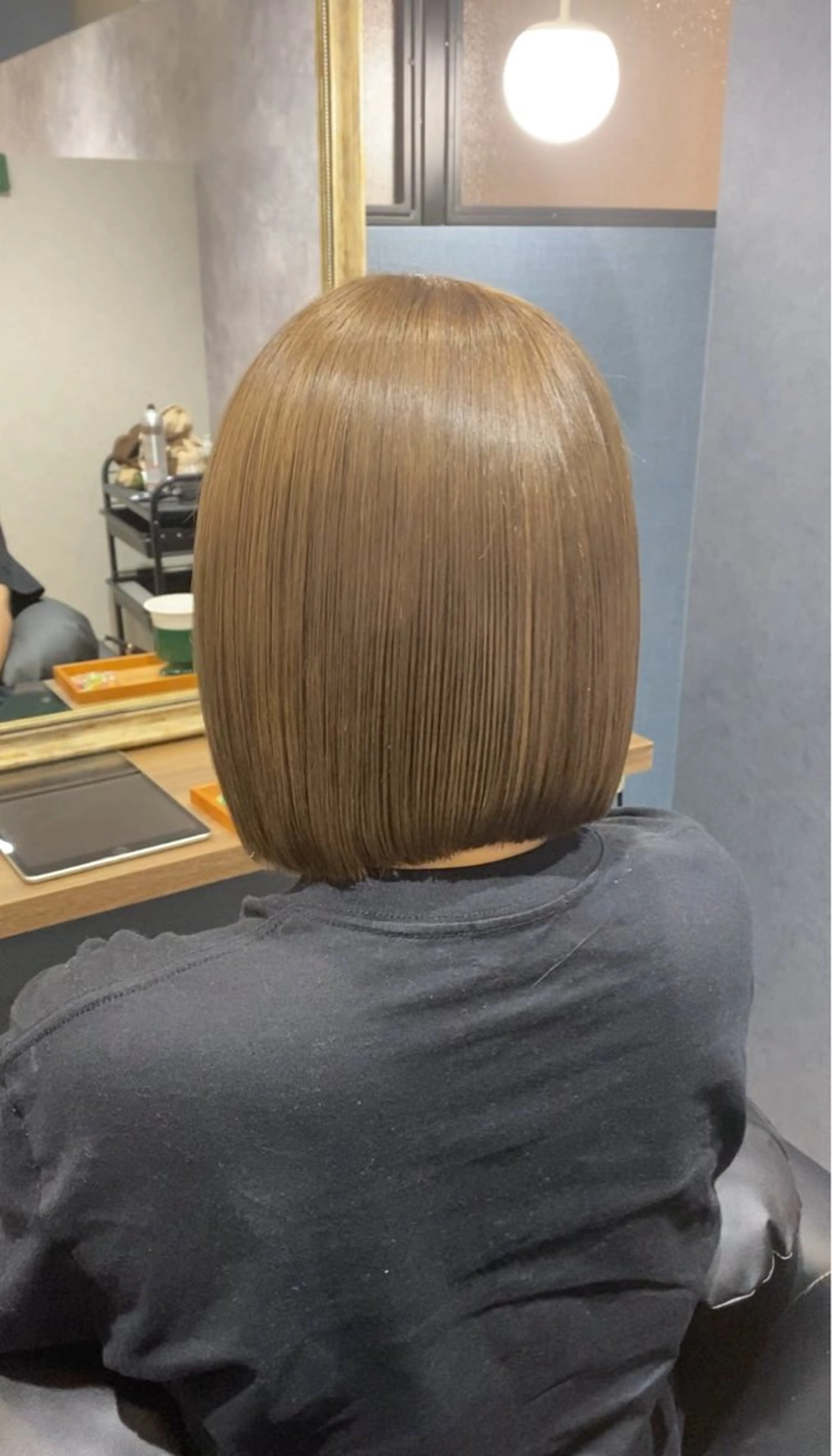 ミディアム 阪急箕面駅 艶カラー/縮毛矯正のヘアスタイル