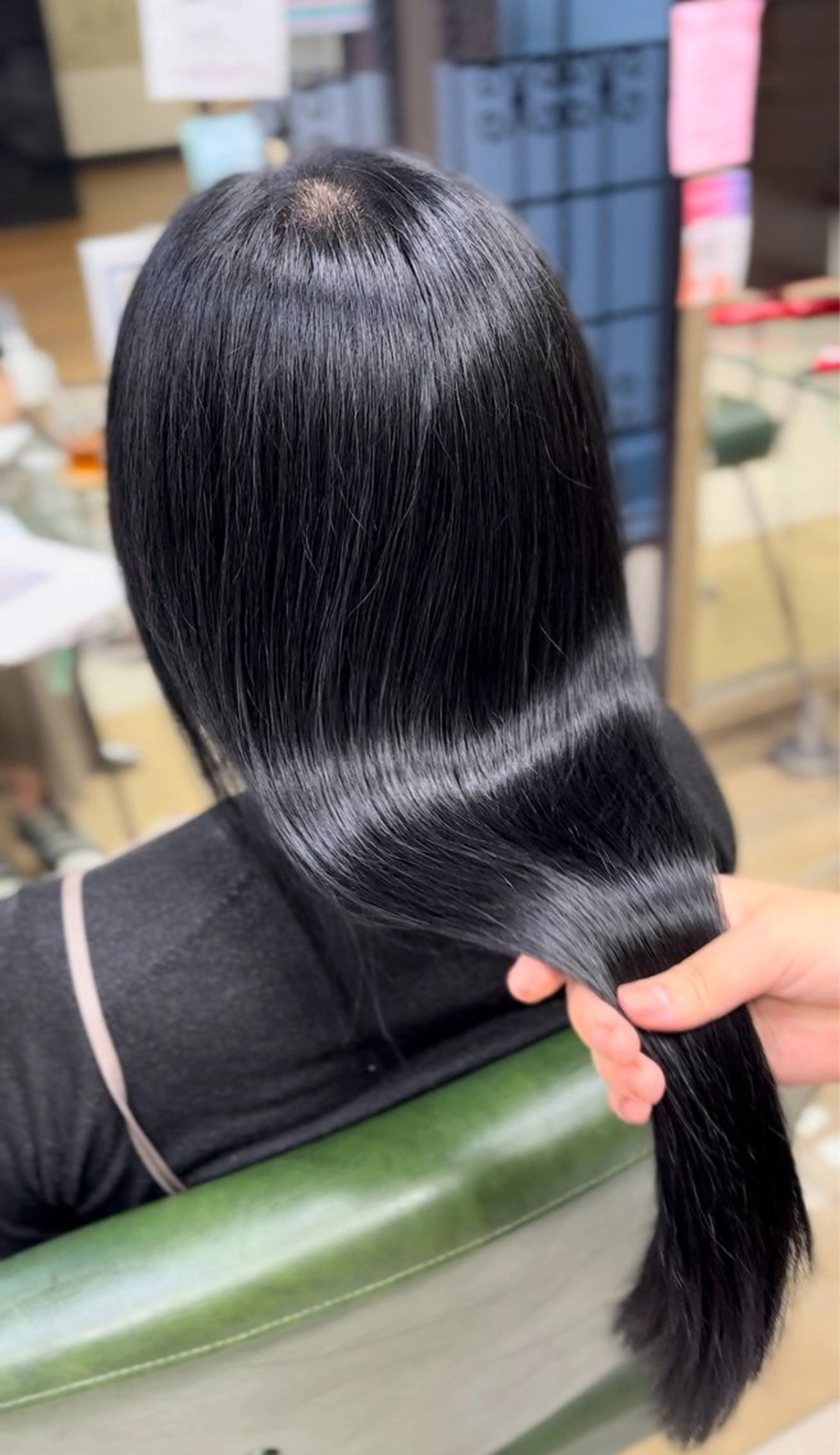 ロング ヘアカラー 小関 未悠のマツエク・マツパデザイン