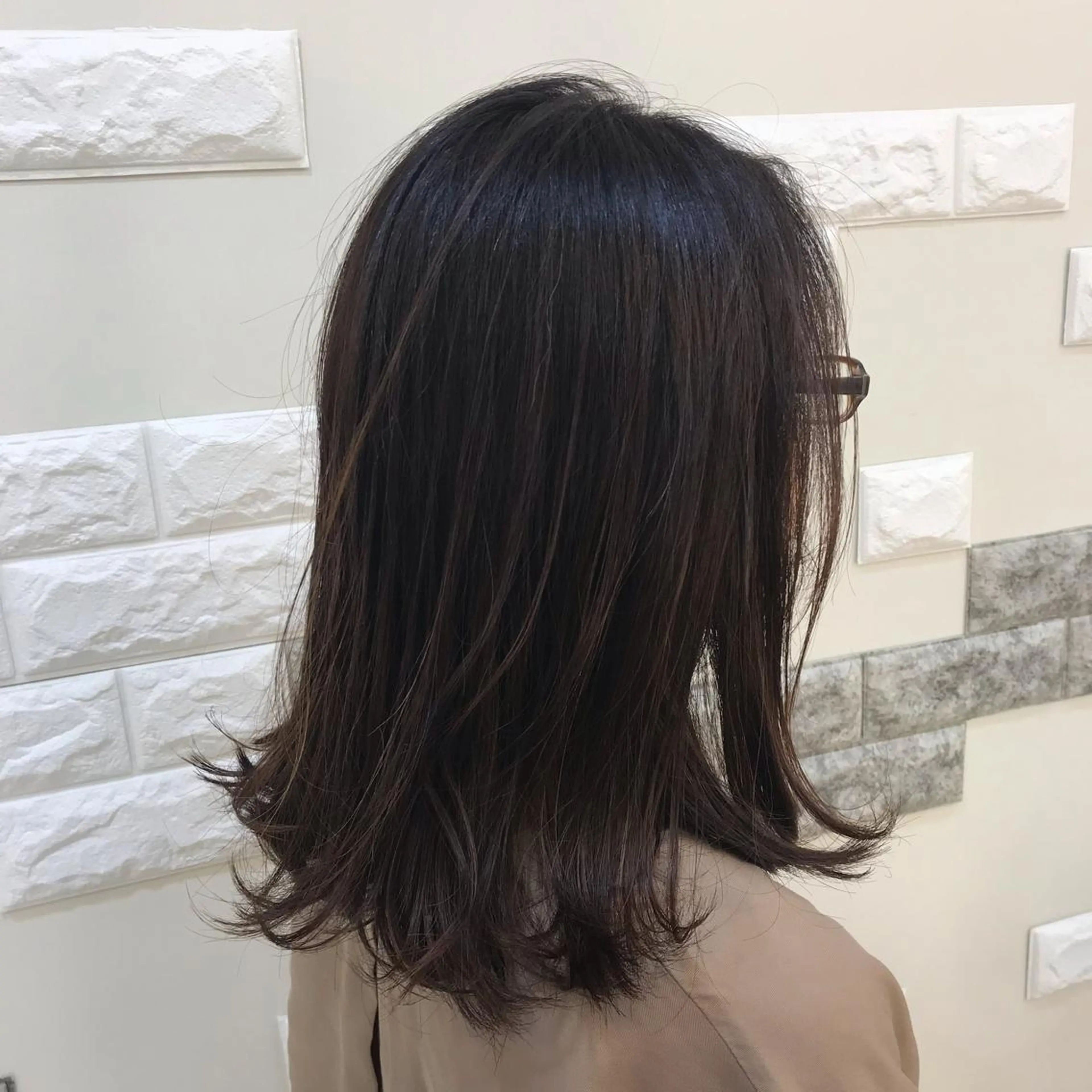 ミディアム 女性目線でつくる ショートayakaのヘアスタイル