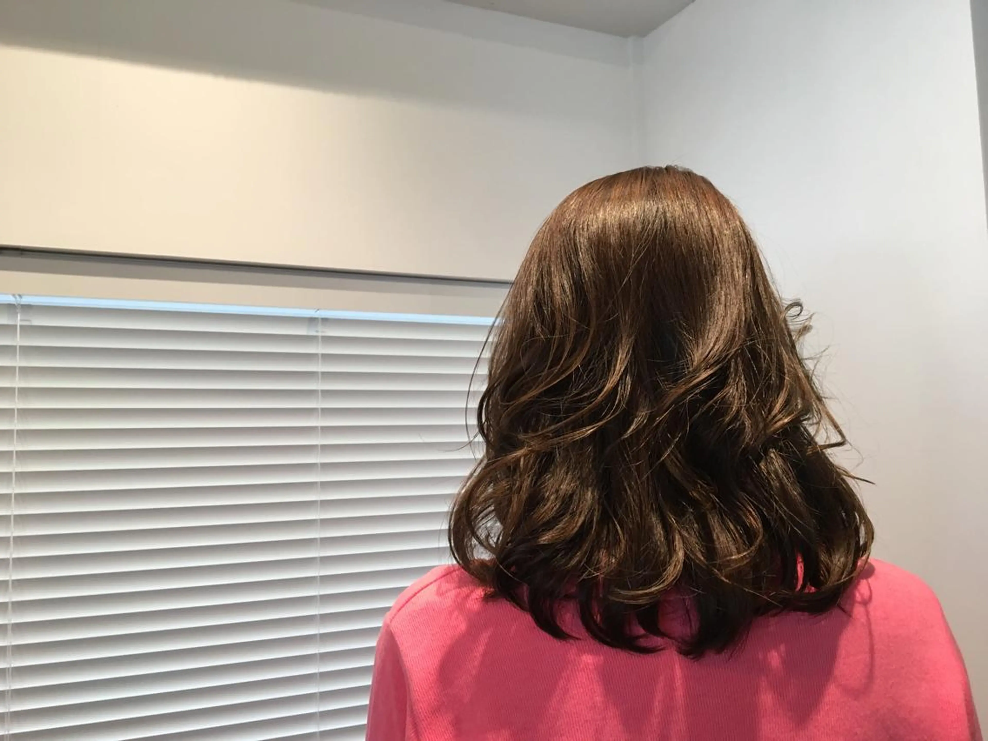 ミディアム カラー 中牧 亜弥のヘアスタイル