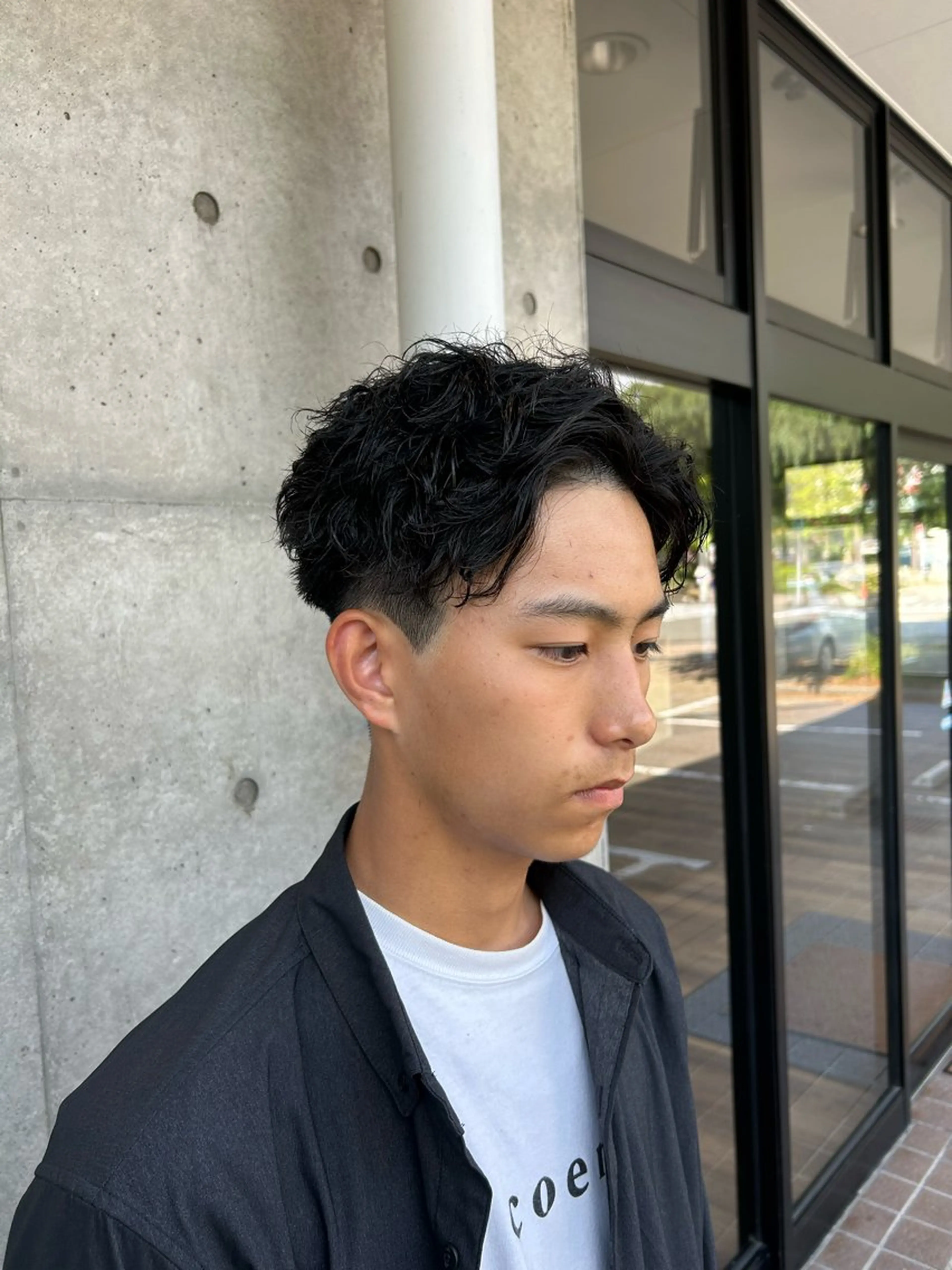パーマ アダチ ヒナタのヘアスタイル
