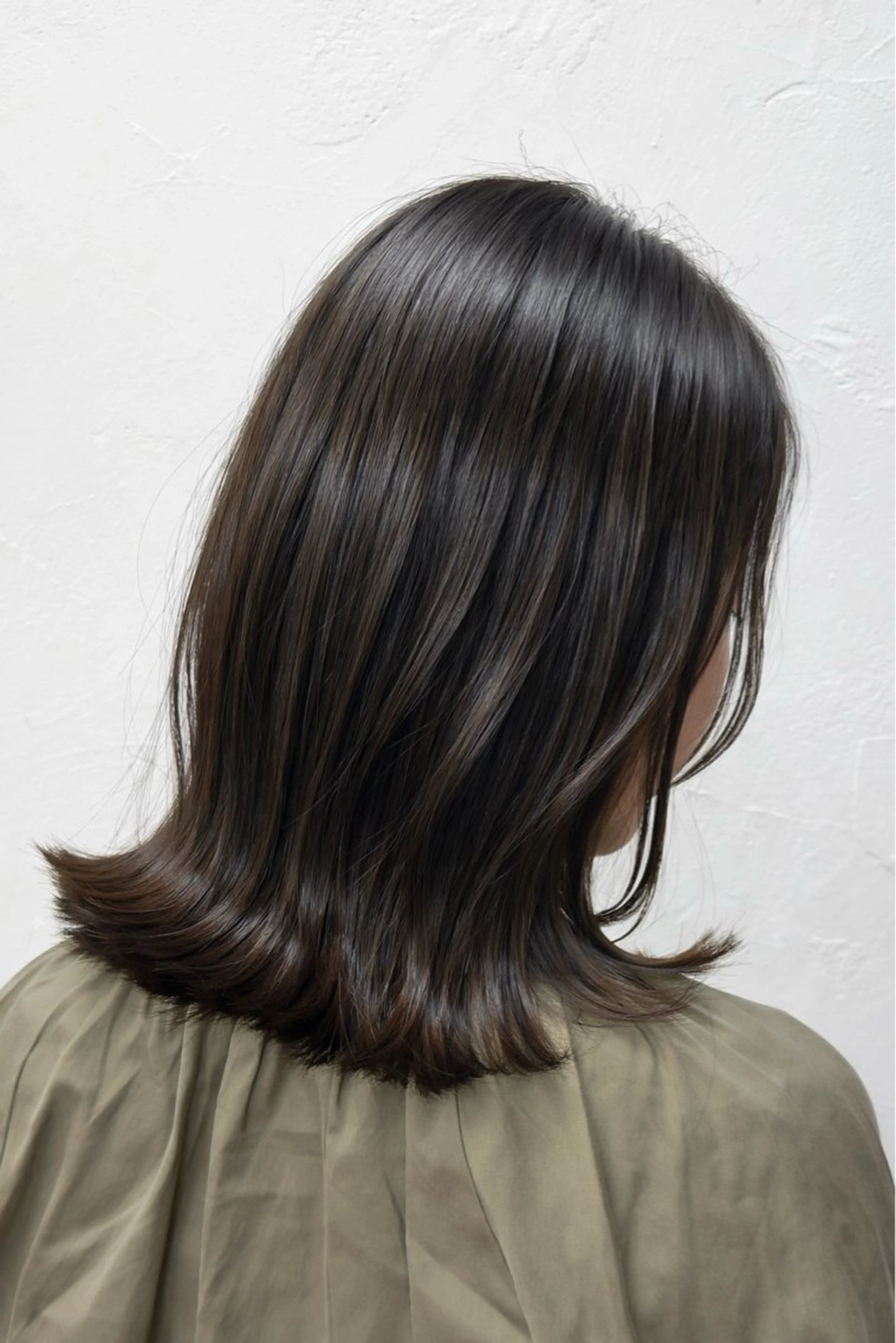 ミディアム カット トリートメント YUZUKI/艶カラ ー/丸みショートのヘアスタイル