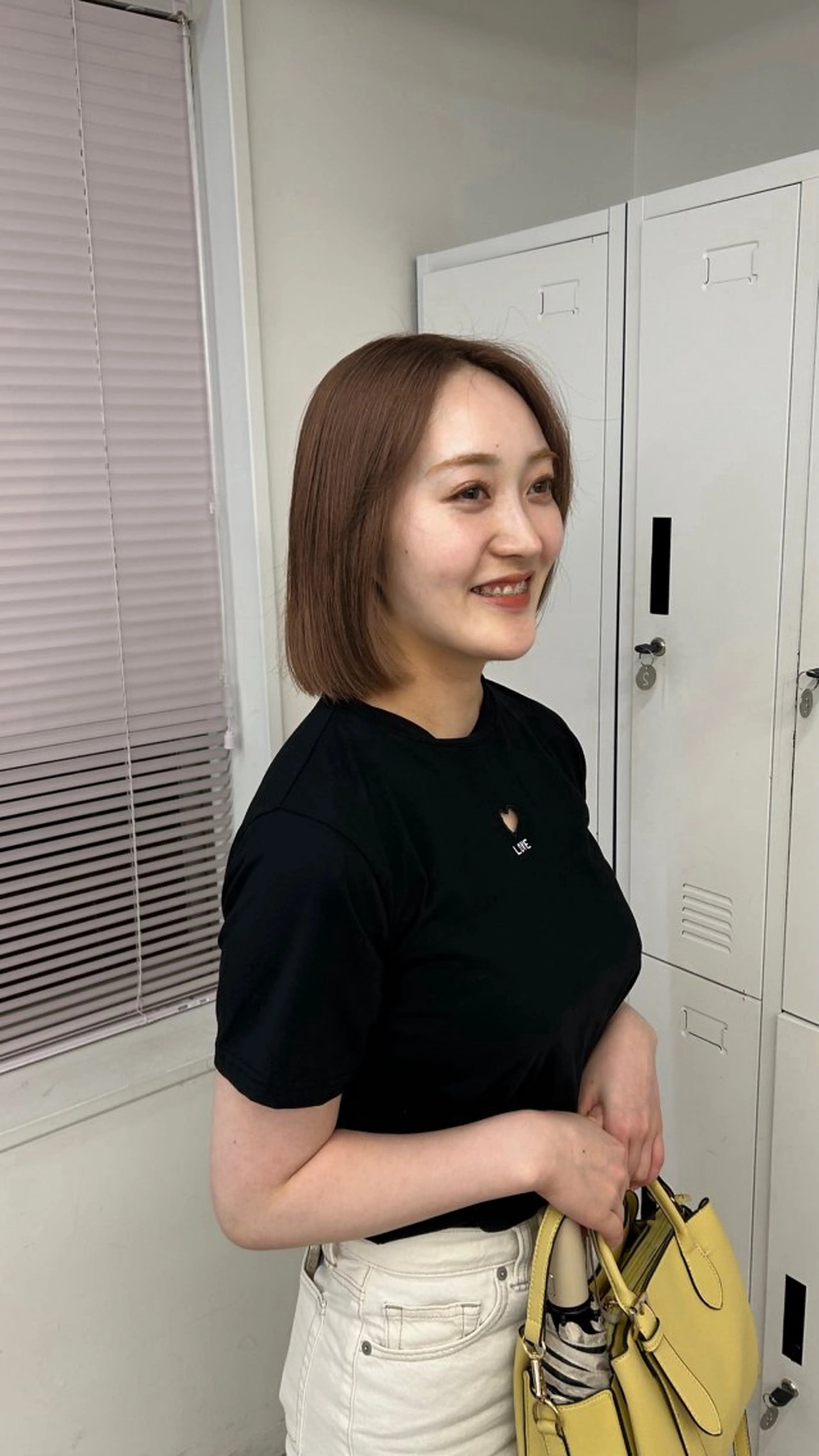 ショート カラー アッシュ ベージュカラー ブリーチ ブロンド ブロンドベージュ ヘアカラー 💍透明感 💖艶ミルクティーのヘアスタイル