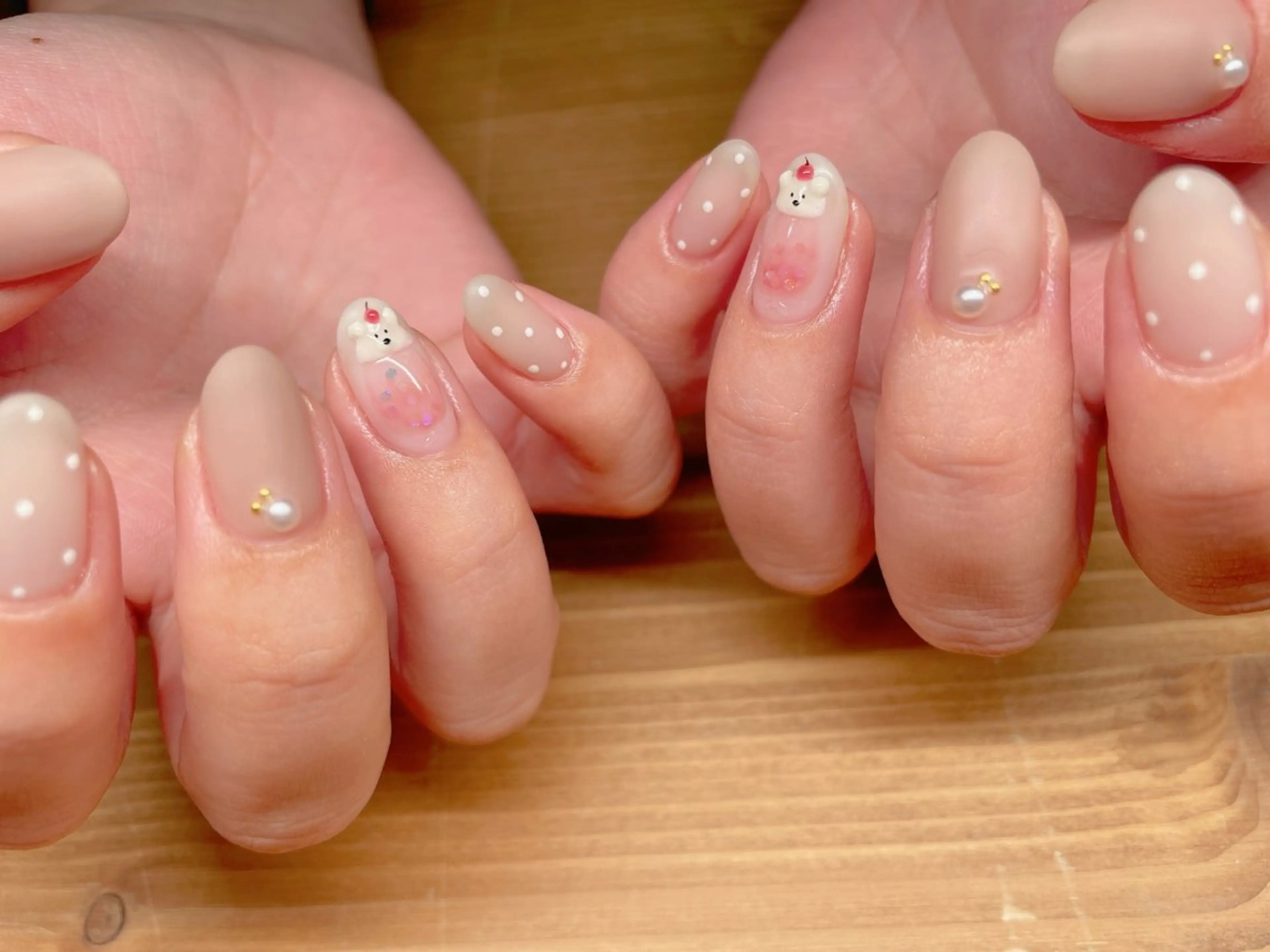 ネイル オーロラネイル 桜ネイル フラッシュネイル フラワーネイル ジェルネイル nailroom  OHANA所属・nailroom OHANA🌴のネイルデザイン