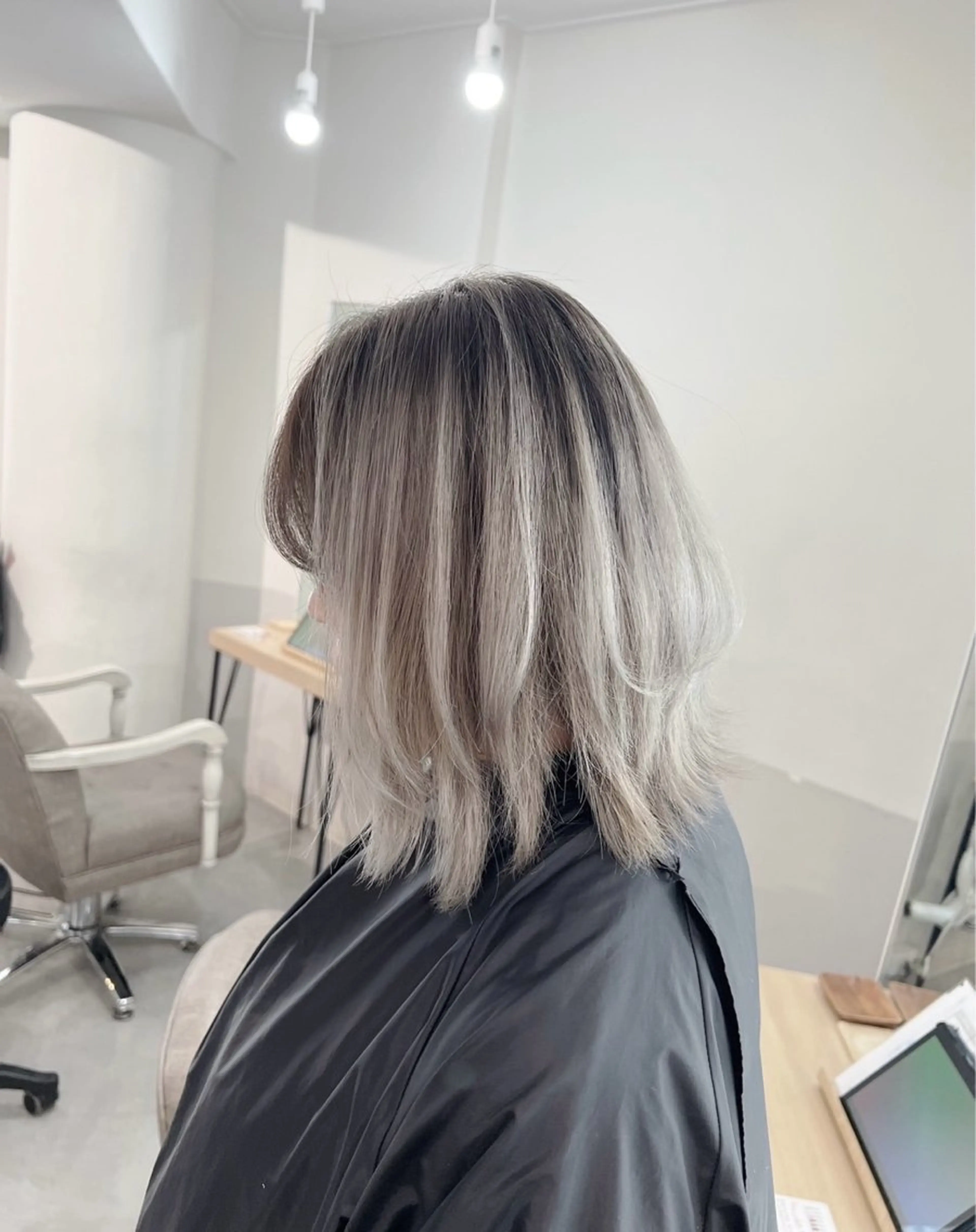 ショート カラー バレイヤージュ シルバー ホワイトシルバー レイヤーカット カット ヘアカラー トリートメント ROBIN所属・指名数No.1 /NAOYAのヘアスタイル