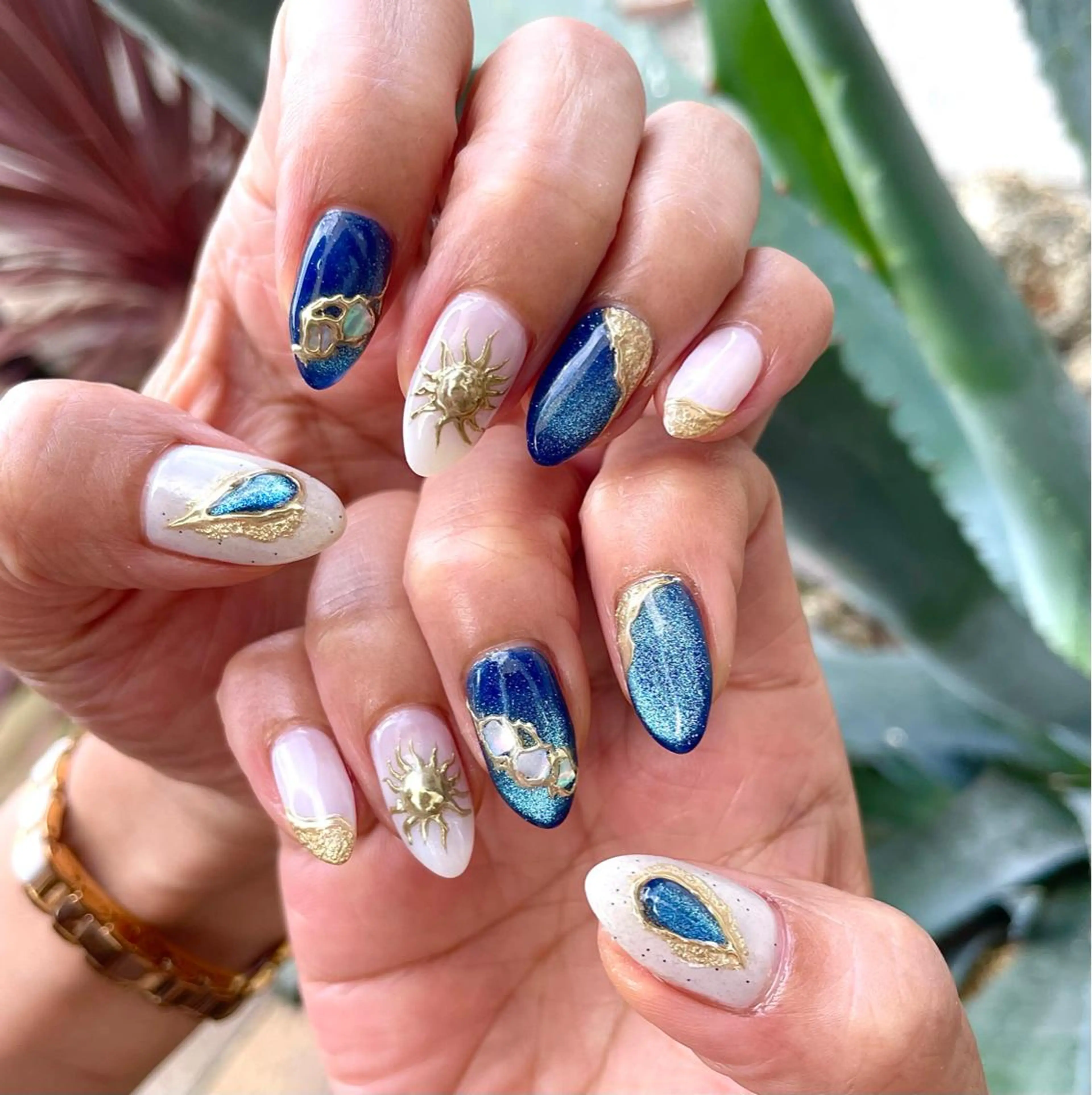 ネイル フットネイル グラデーション ミラーネイル ニュアンスネイル 夏ネイル ハンドネイル upala Mayukoのネイルデザイン