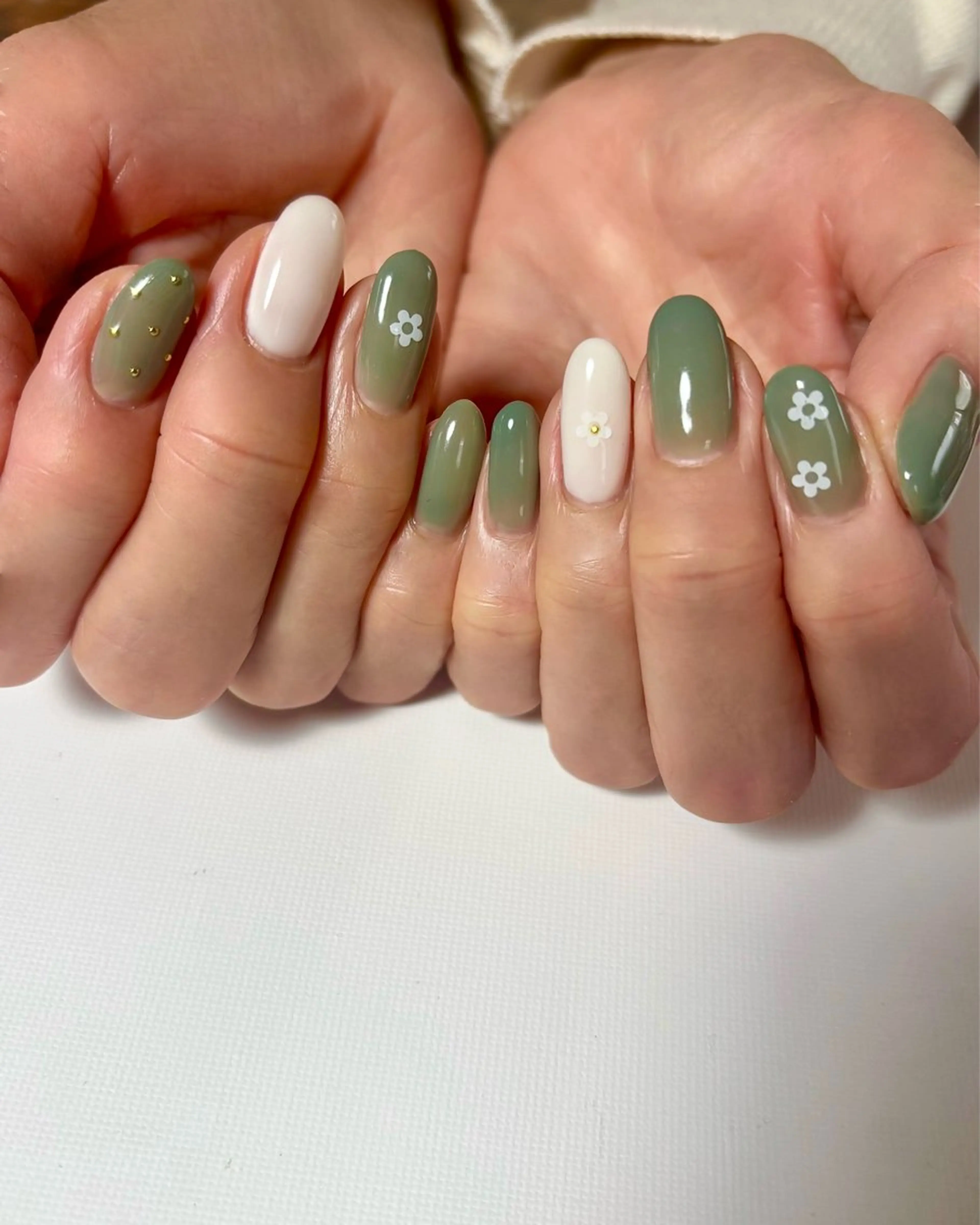 ネイル ハンドネイル Hum.nail （はむ.ねいる）のネイルデザイン