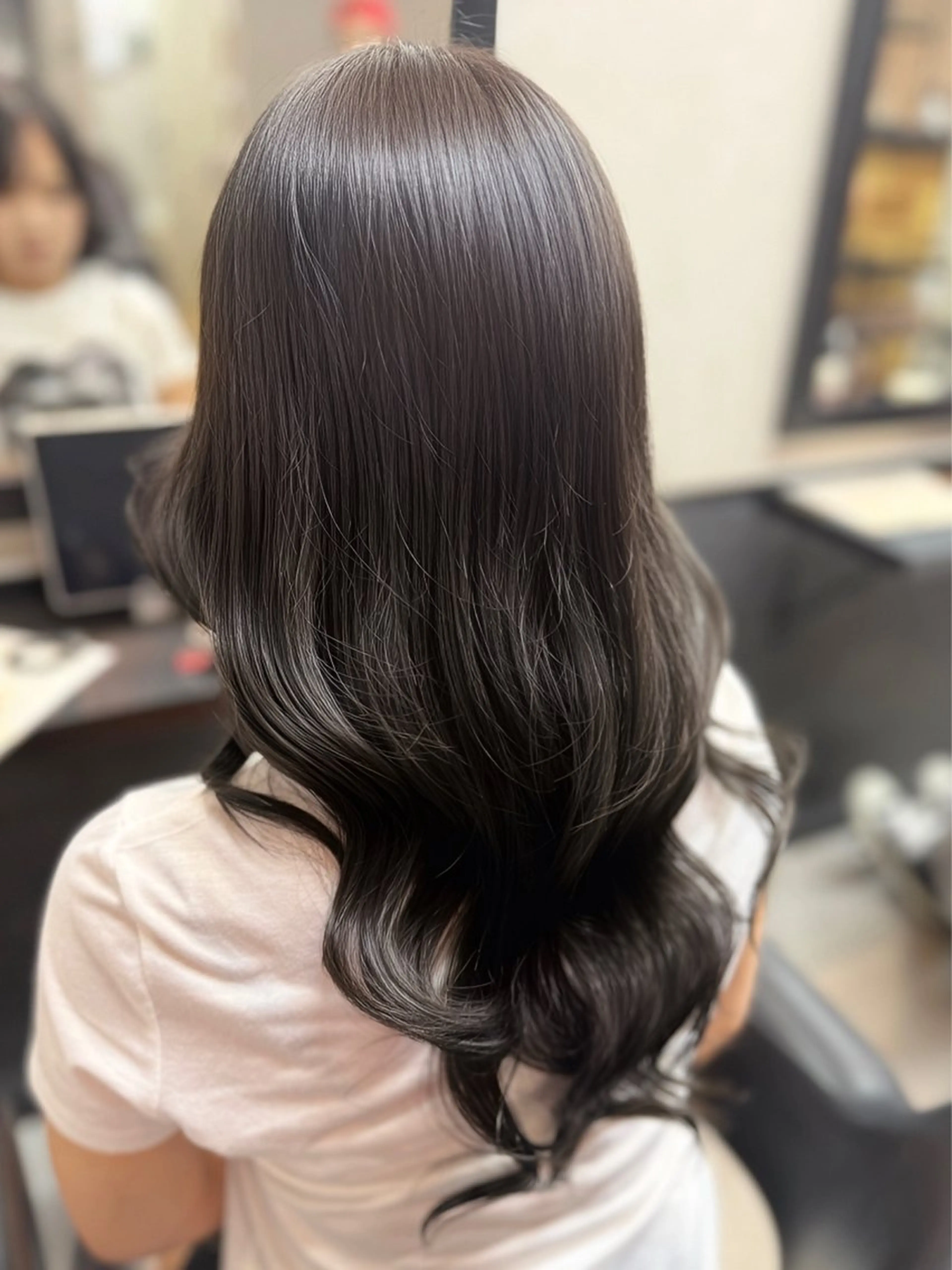 ロング カラー ブリーチ 透明感カラー ヘアカラー トリートメント 加賀文乃/ハイトーン /艶カラー/派手髪のヘアスタイル