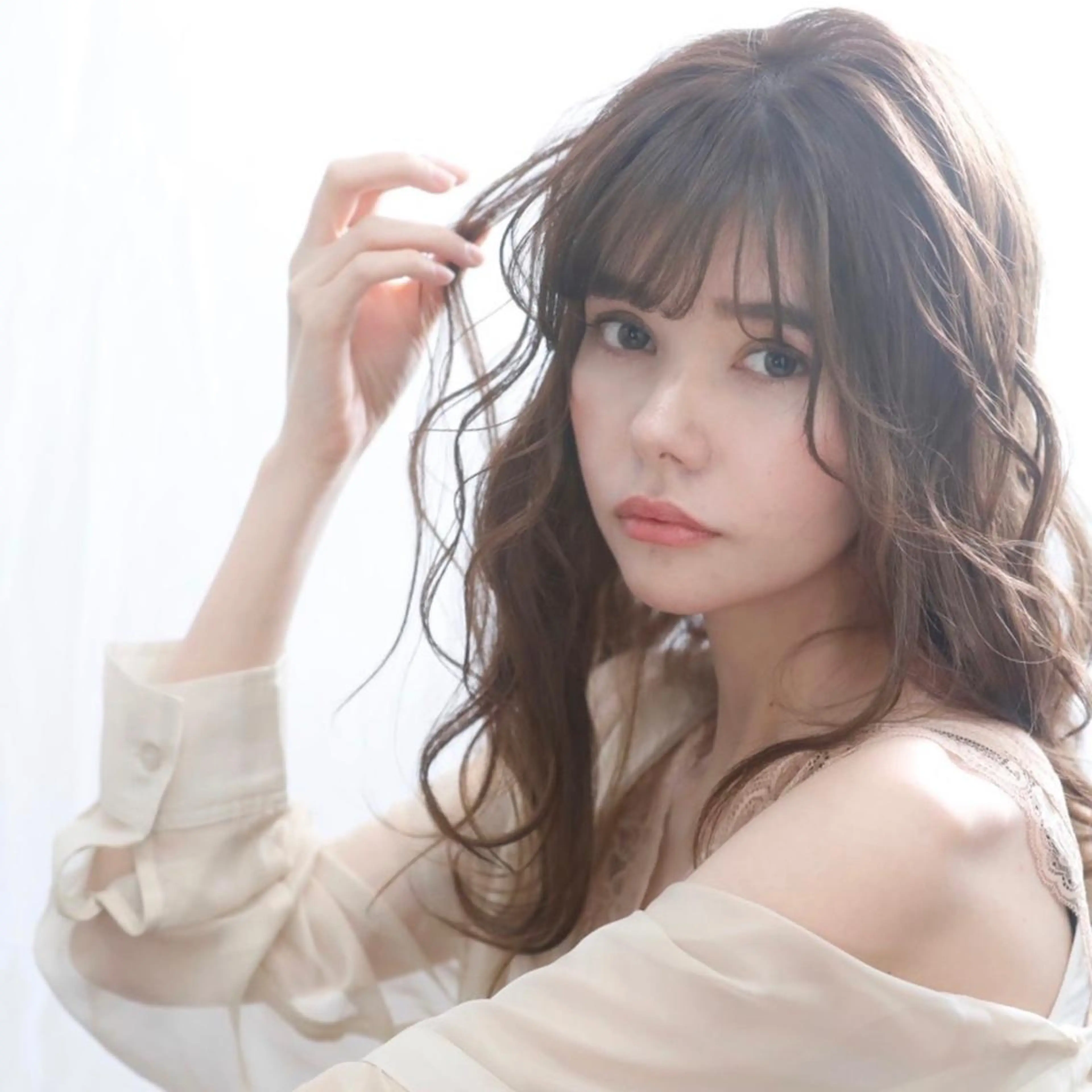 セミロング シースルーバング カット 縮毛矯正 トリートメント 淡色ふんわりhair 新宿satomiのヘアスタイル