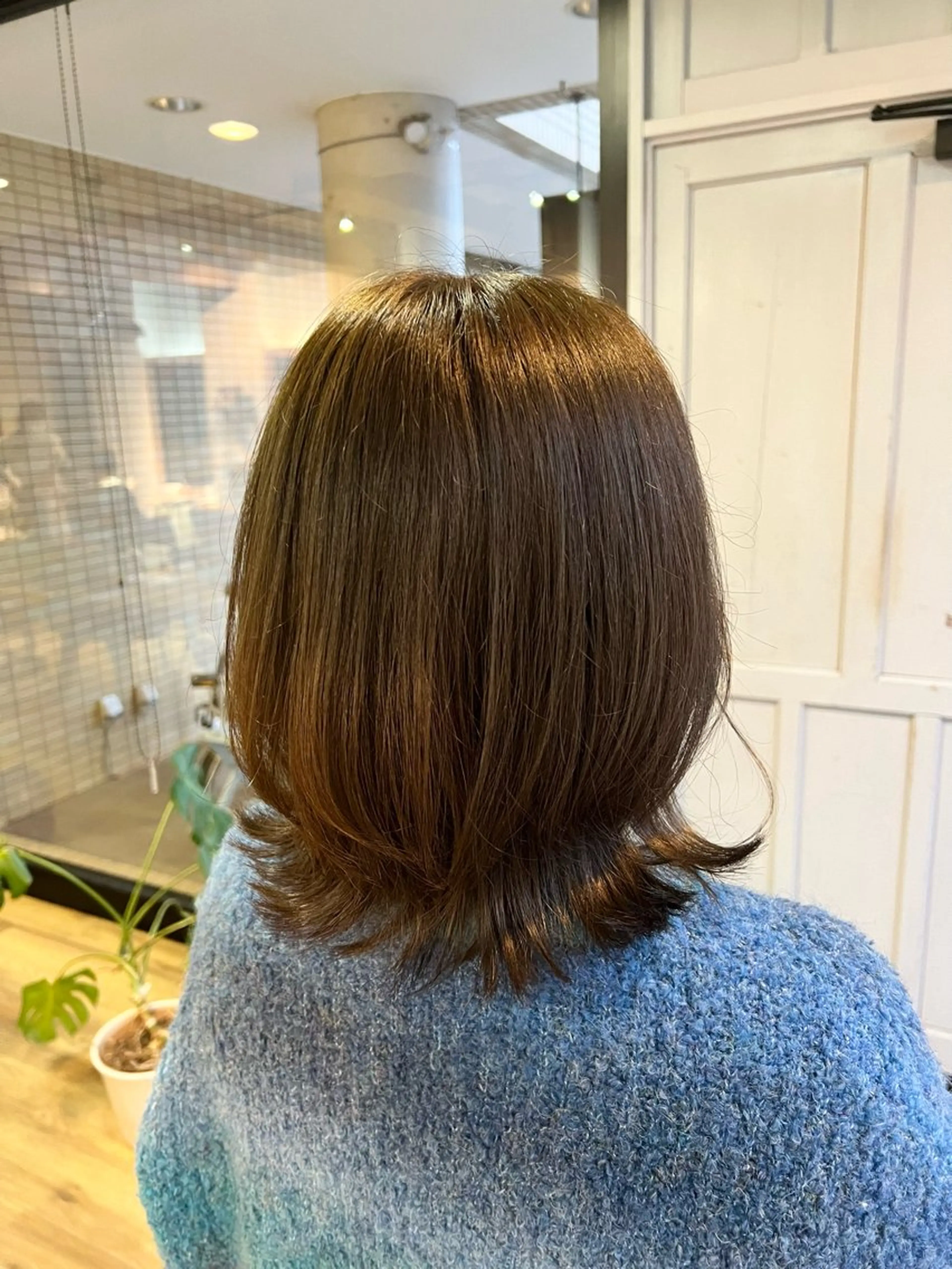 ミディアム カラー グレージュ オリーブグレージュ オリーブグレー ツキダテ ユイのヘアスタイル