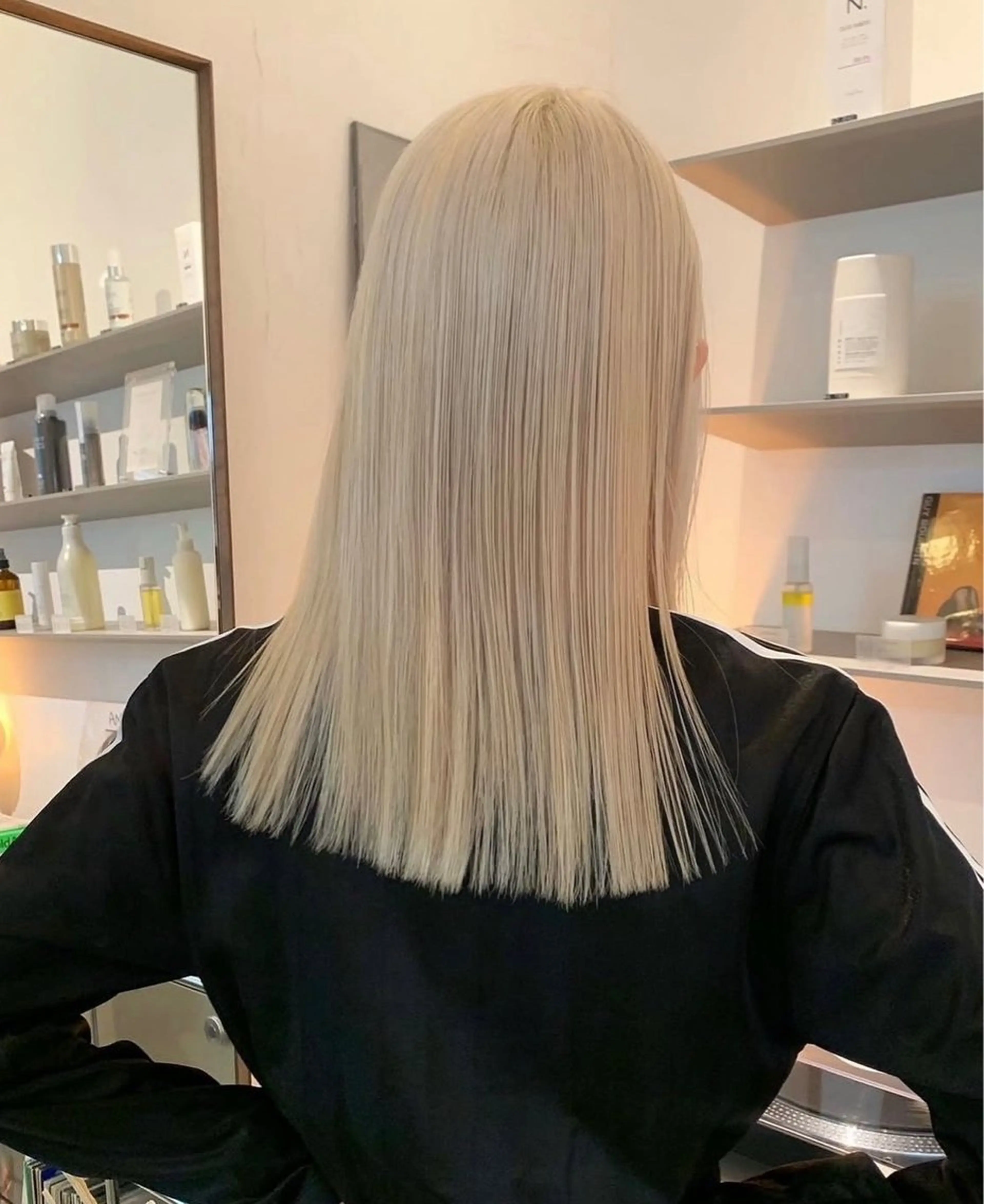 ミディアム カラー ヘアカラー Tsukasa/ ハイトーン/寒色のヘアスタイル