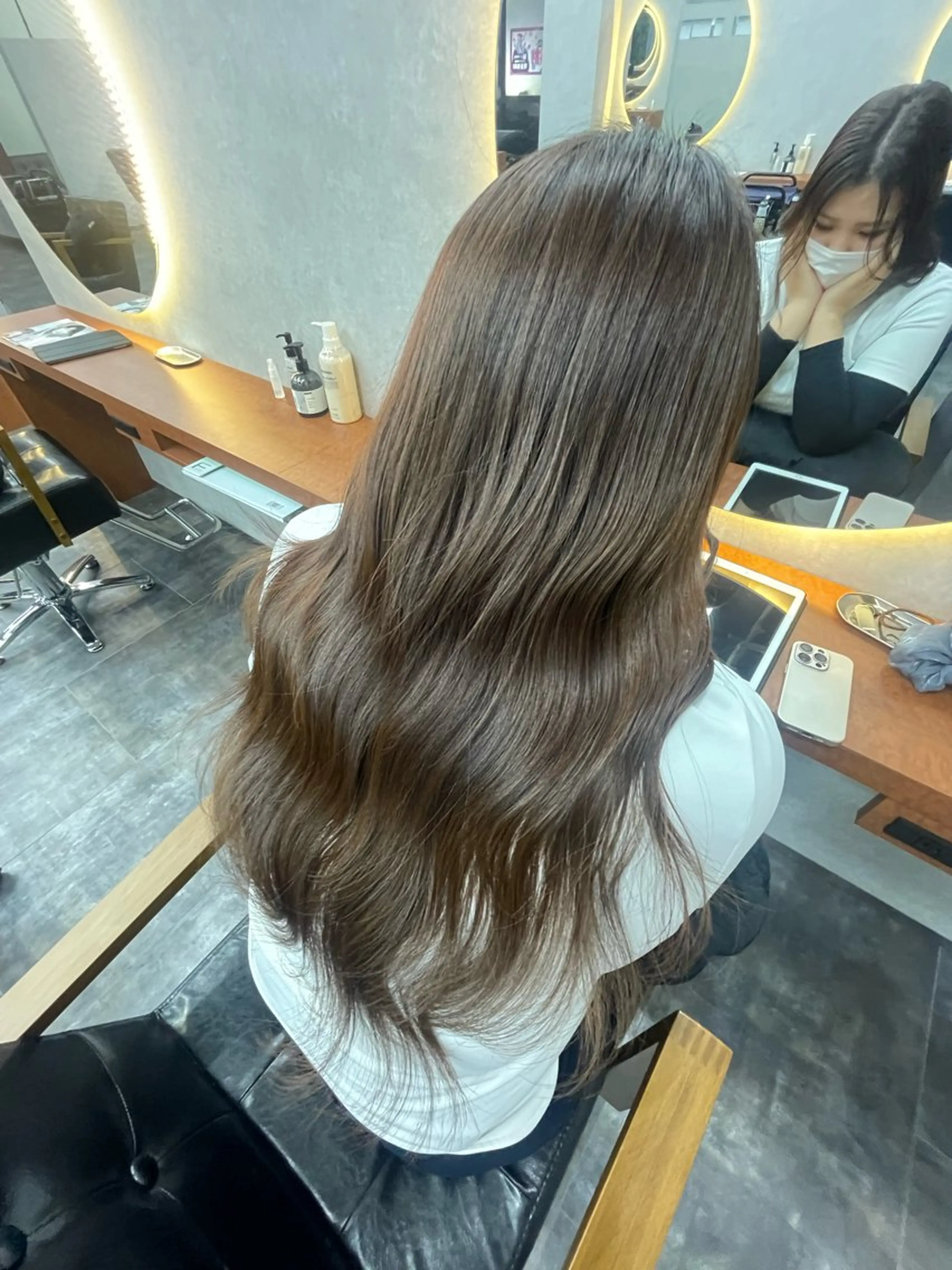 セミロング 佐藤 菜穂のヘアスタイル