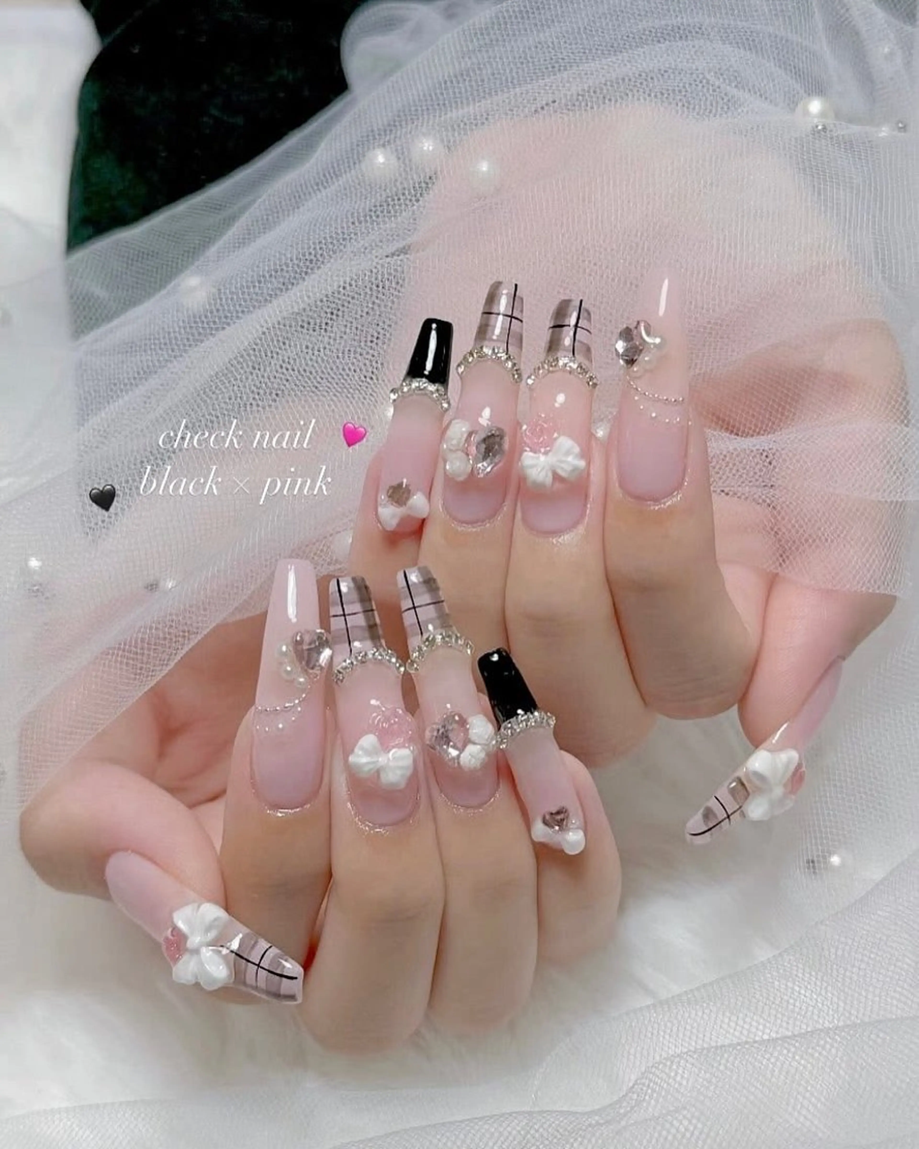 ネイル フレンチネイル グラデーション 韓国ネイル マグネットネイル ミラーネイル ハンドネイル YURI NAILのネイルデザイン