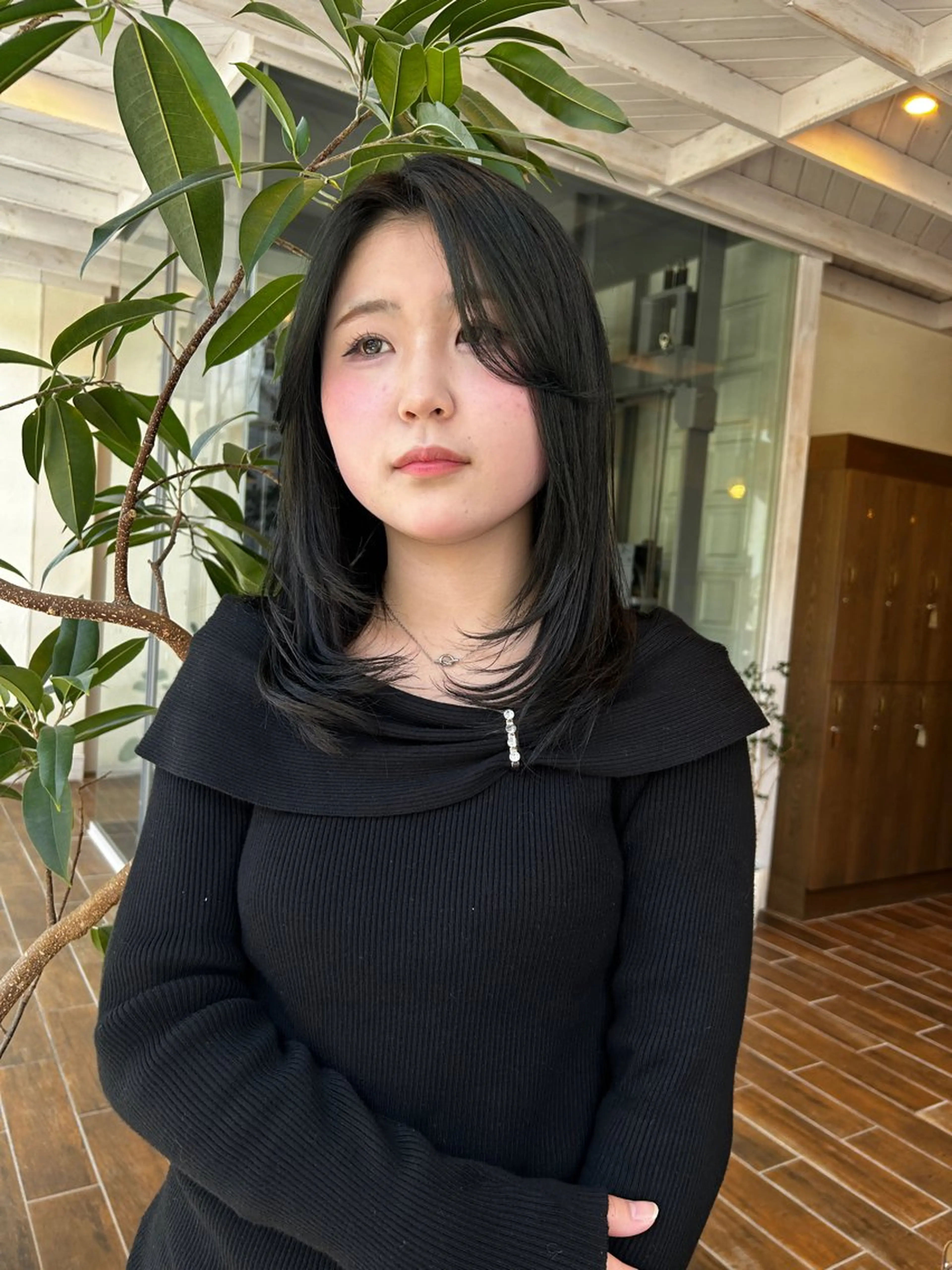 ミディアム カラー ミディアムパーマ 髪質改善 韓国風ヘア 縮毛矯正 ヘアカラー 西 優衣奈のヘアスタイル