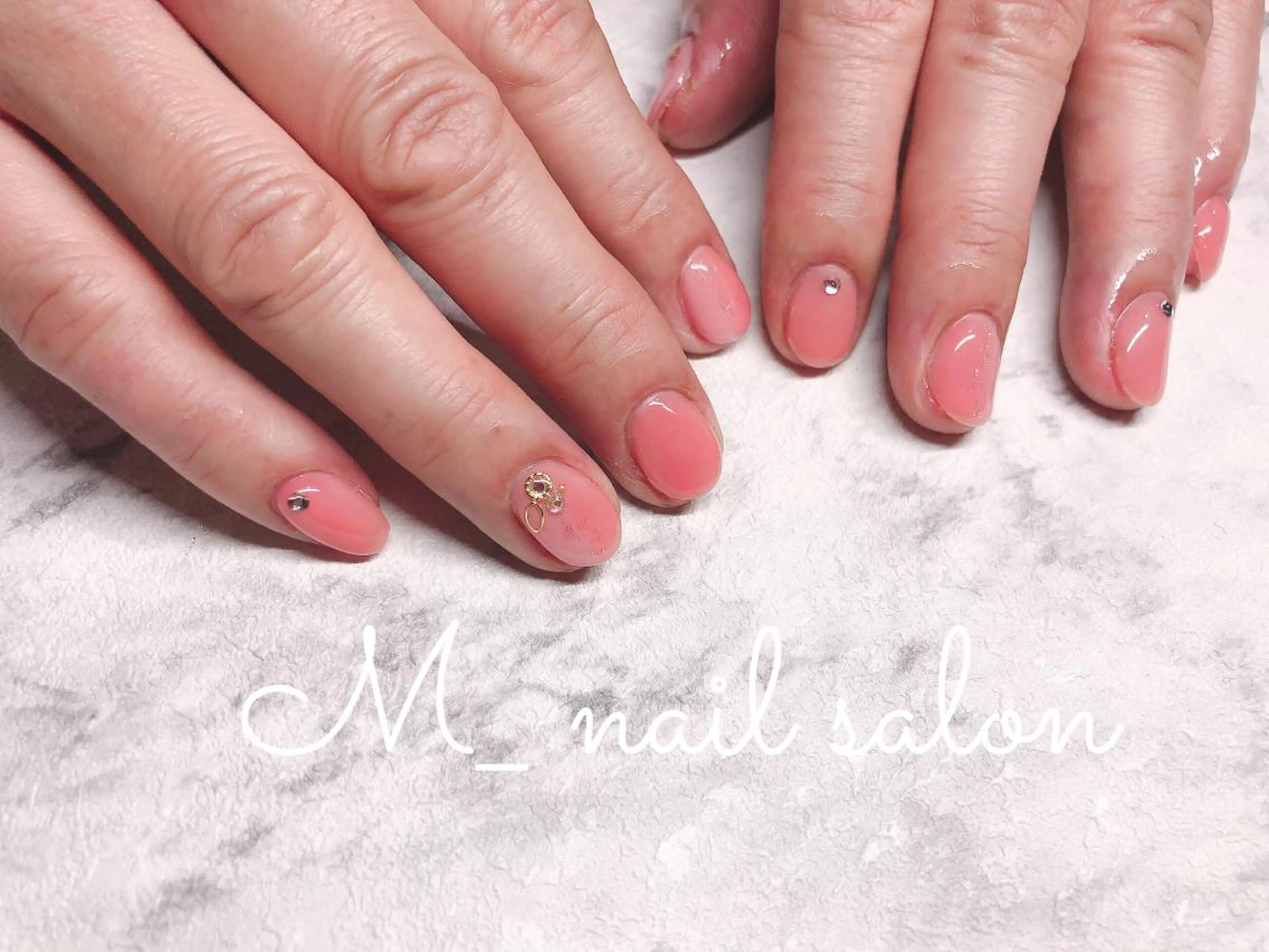 ネイル シンプルネイル M_ nail salonのネイルデザイン
