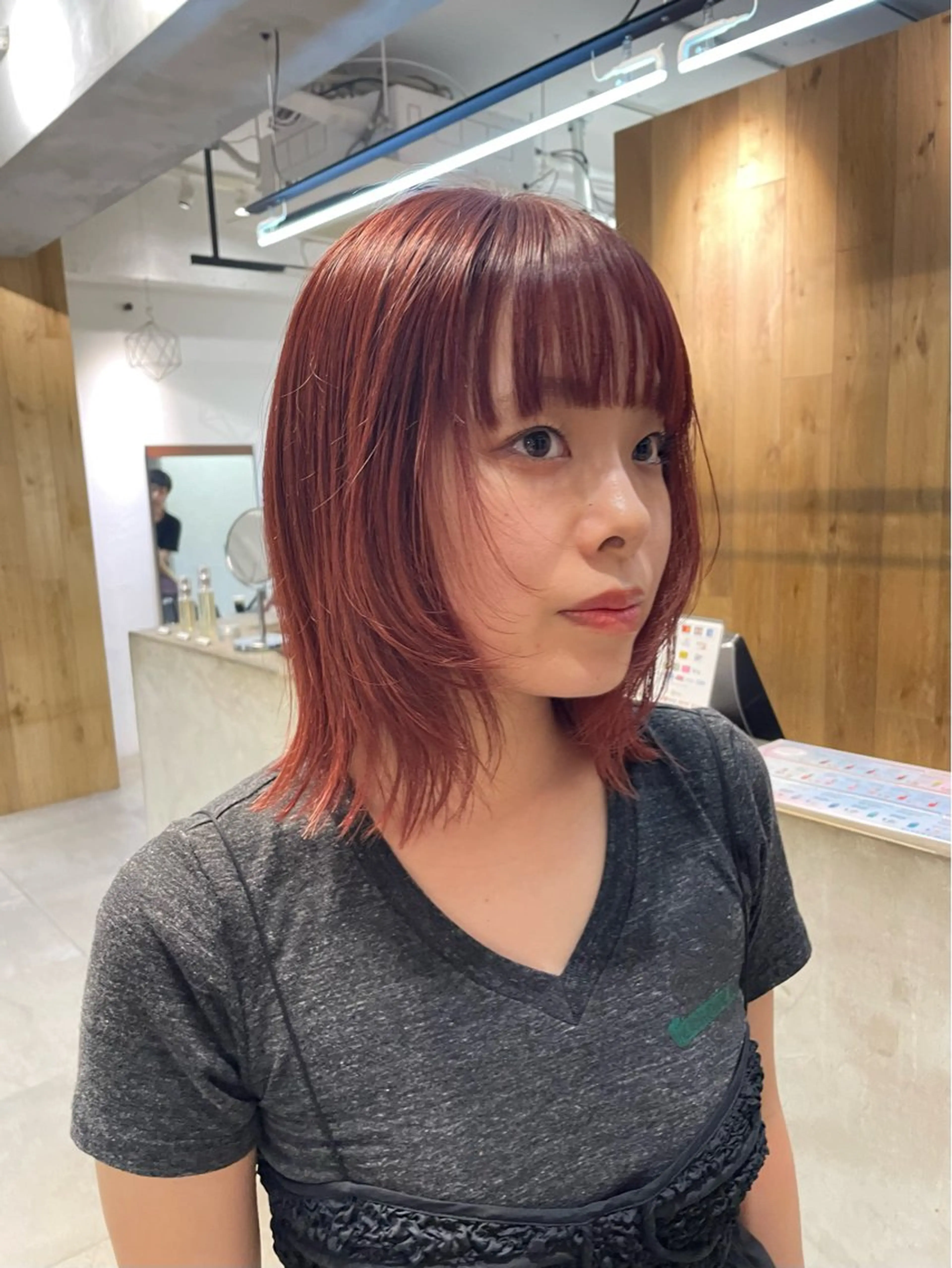 カラー ミルクティー× グレージュMOMOのヘアスタイル