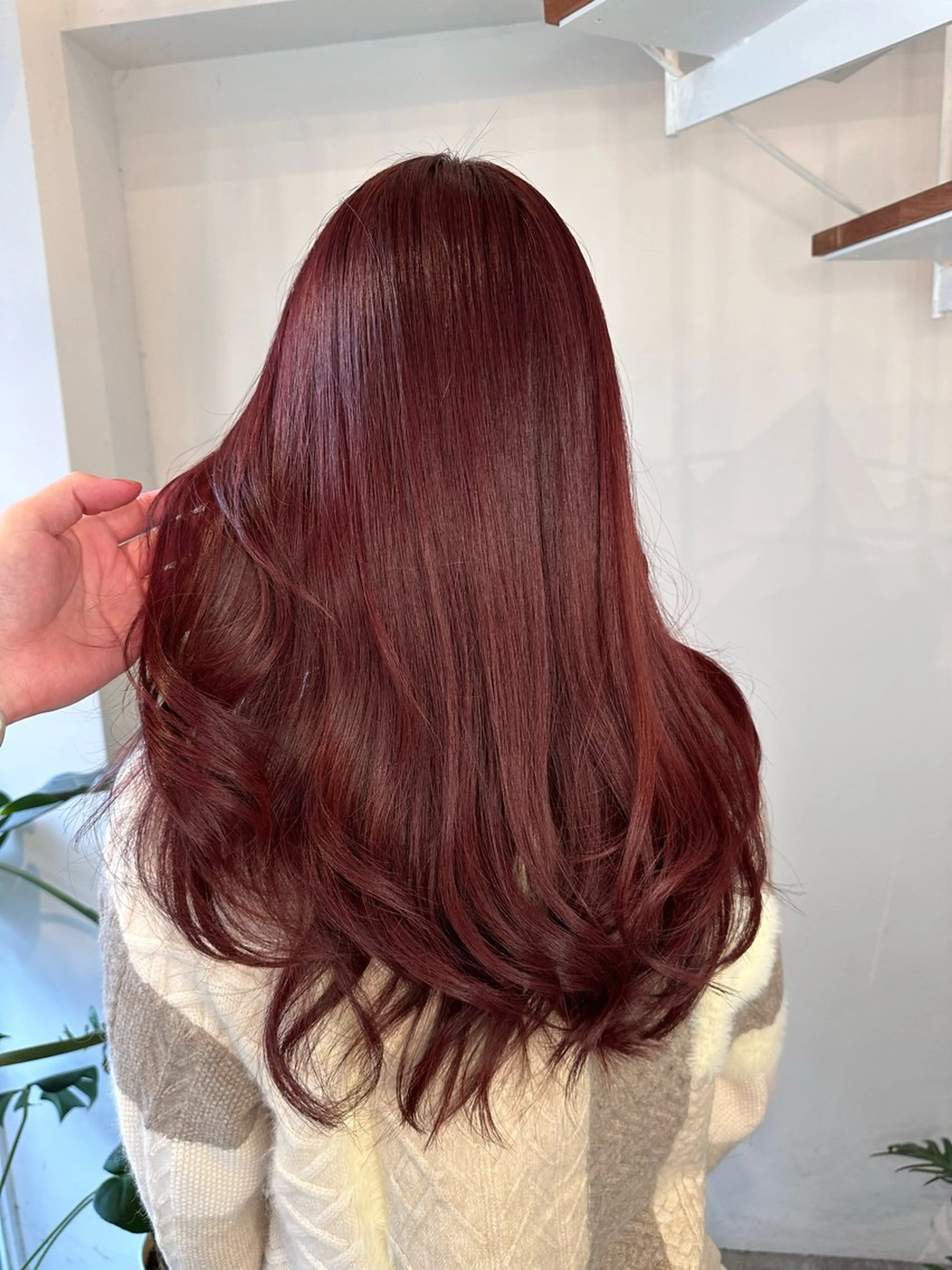 ロング カラー アッシュ ベージュカラー ボルドーカラー 透明感カラー グレージュ peakshair所属・堀江/レイヤーカット 𝒀𝑼𝑻𝑶のヘアスタイル