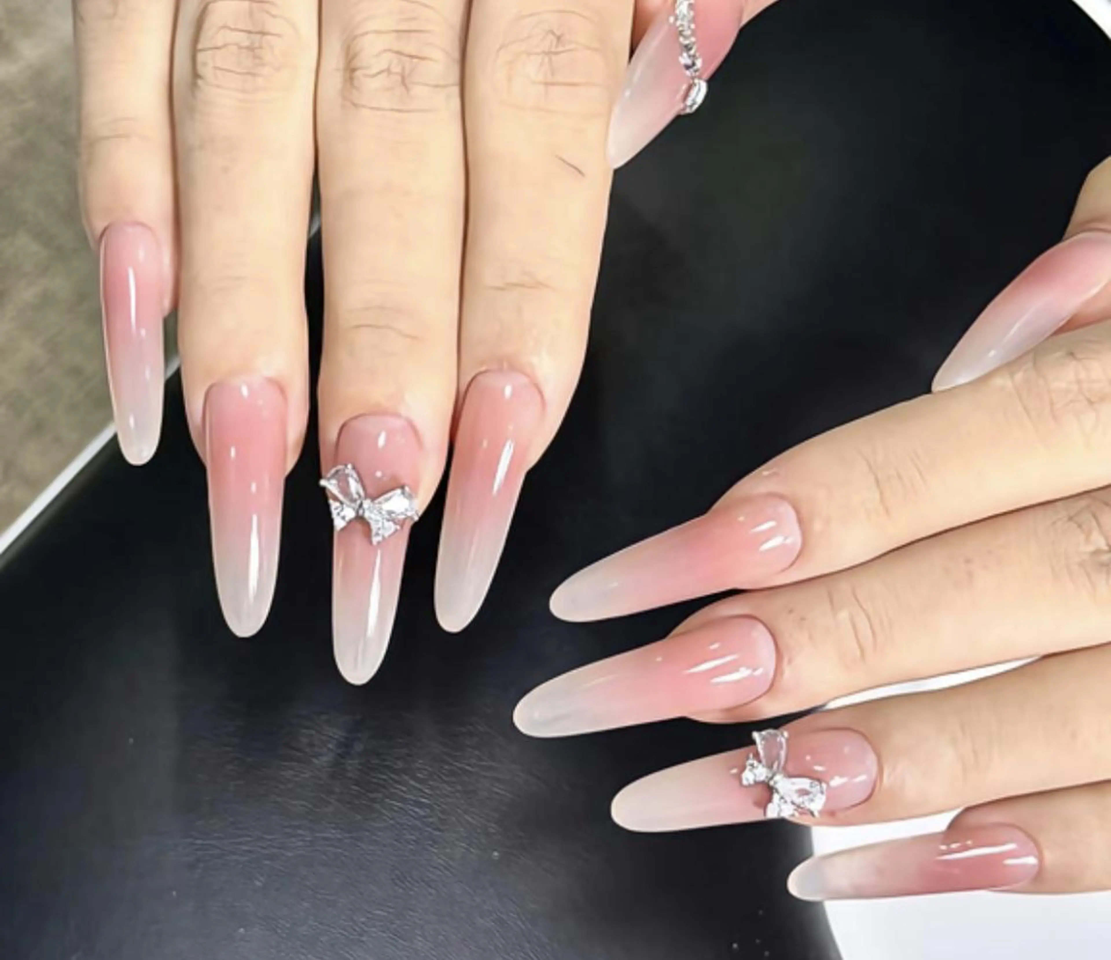 ネイル ハンドネイル 🎀 Ayaka_nailのネイルデザイン