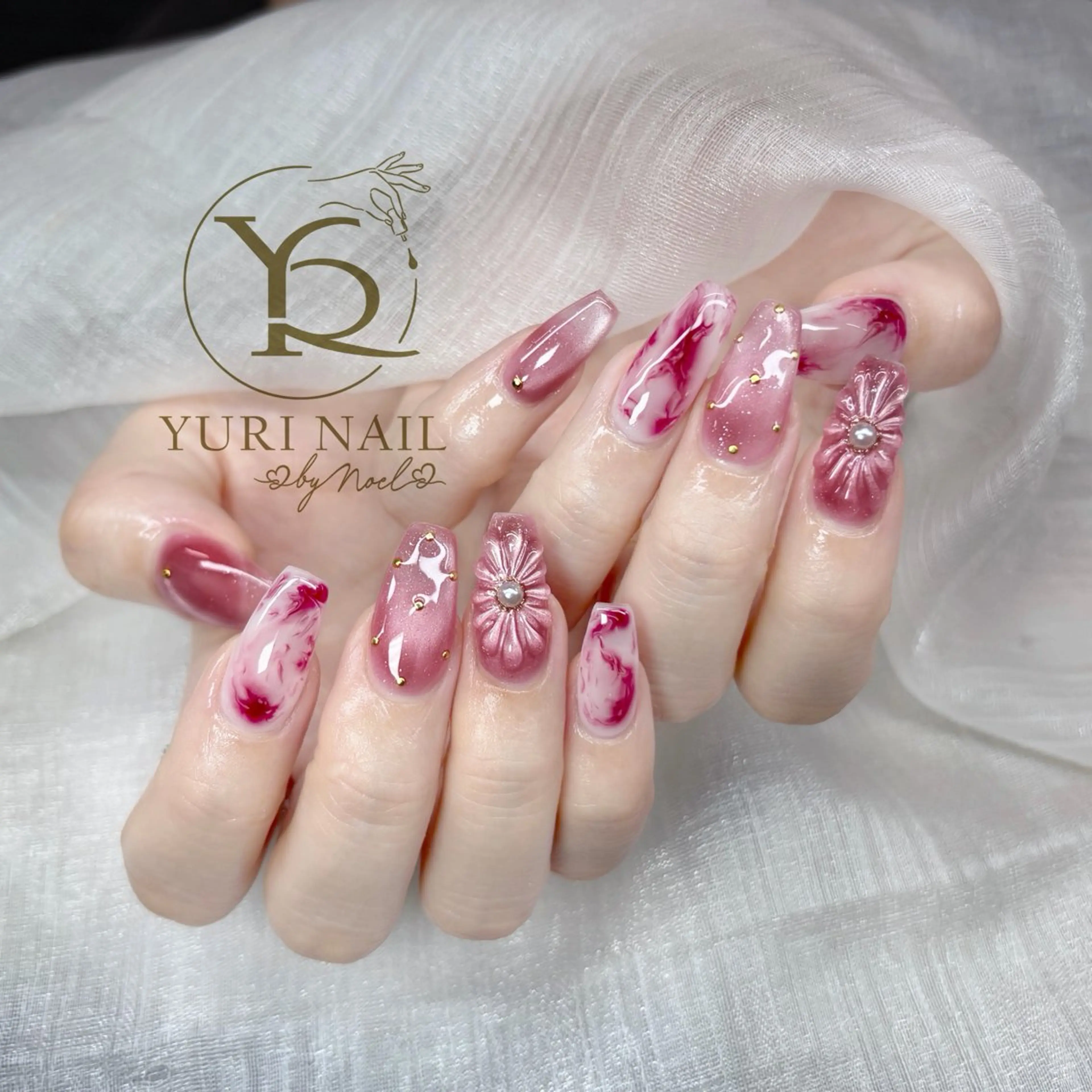 ネイル ハンドネイル フットネイル ハンドケア YURI Nail NARITAのネイルデザイン