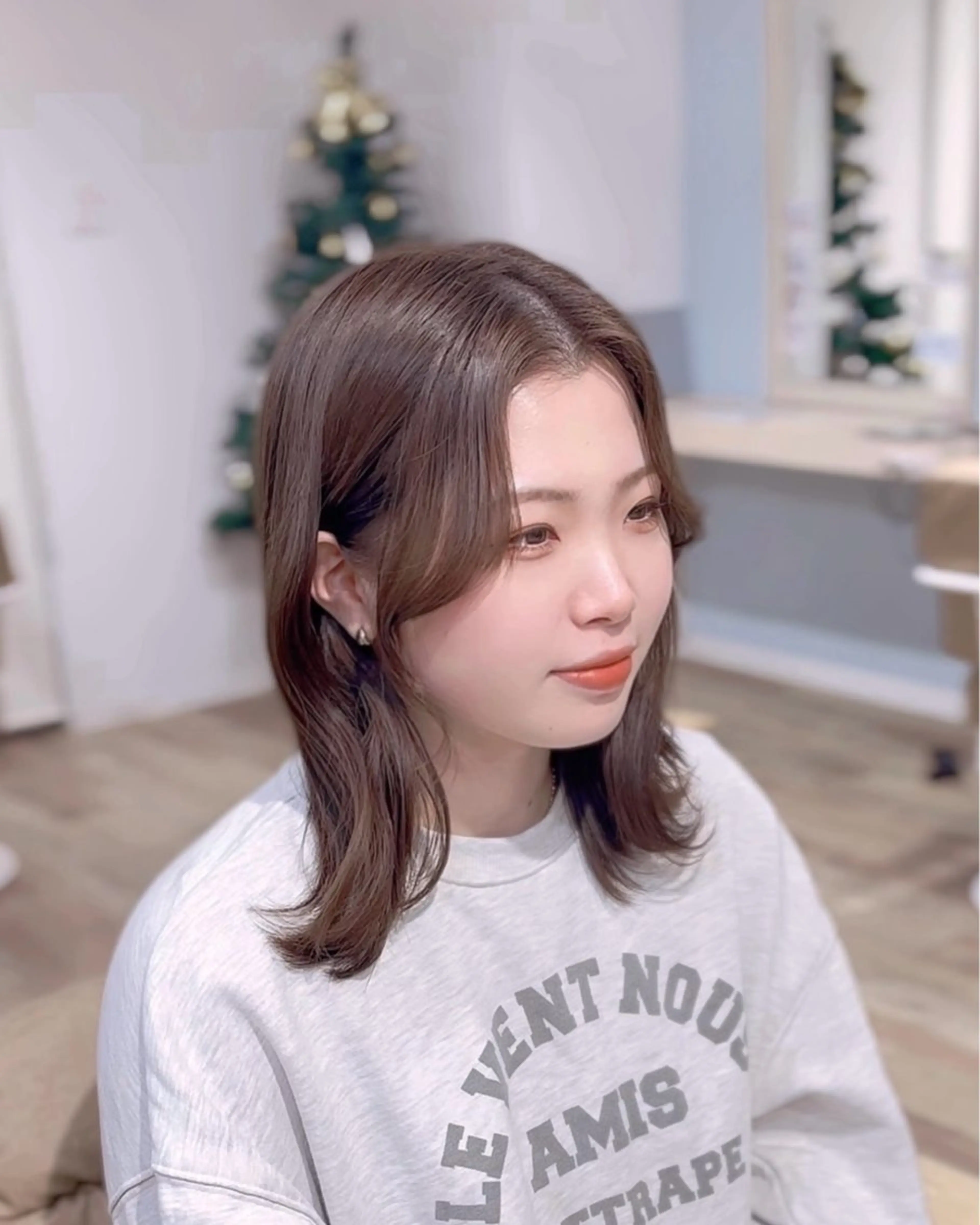 セミロング カラー suzuka/透明感 /顔周り/美髪矯正のヘアスタイル