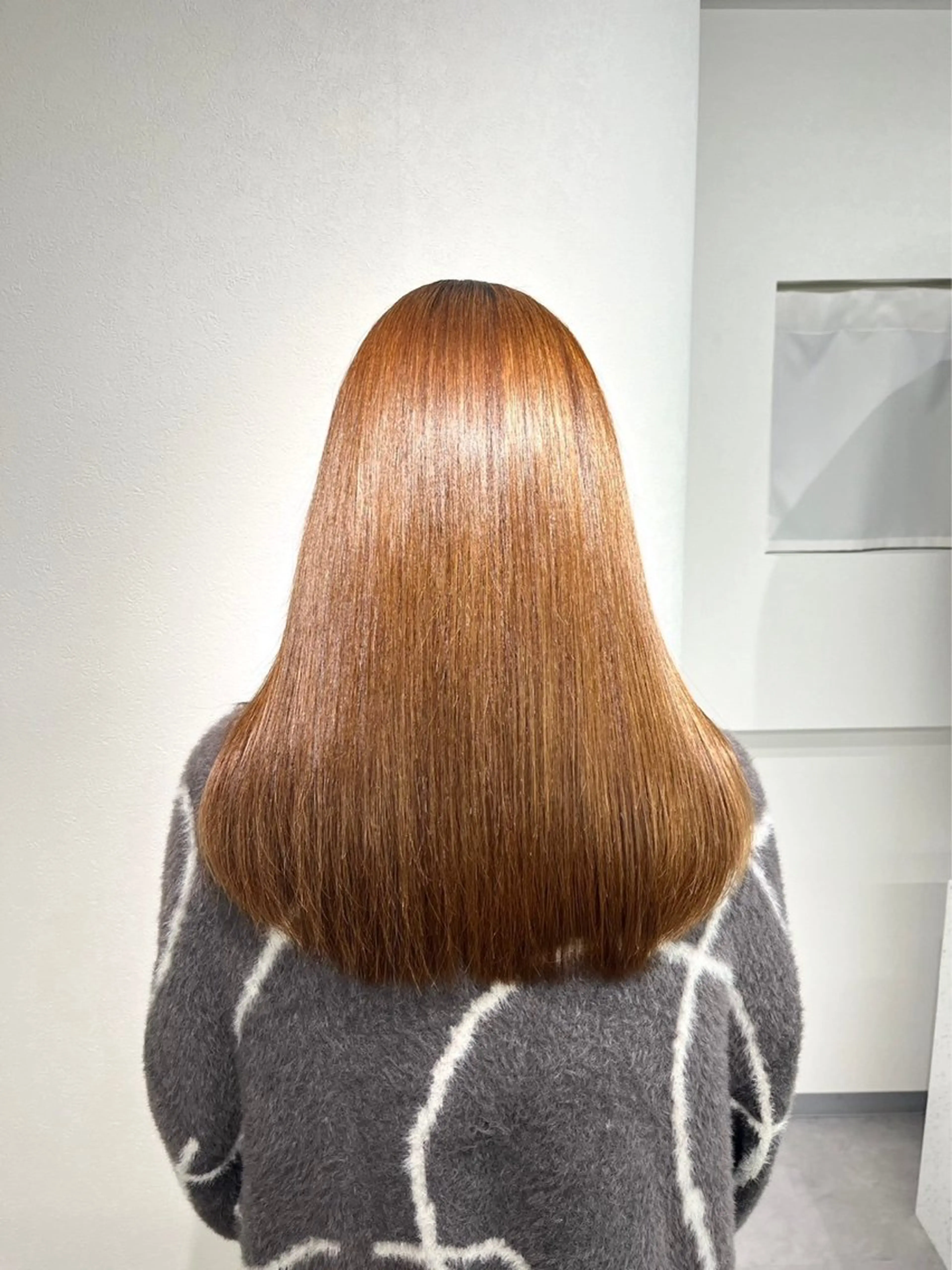 セミロング 縮毛矯正 ［Elsa元町］ 城内譲のヘアスタイル