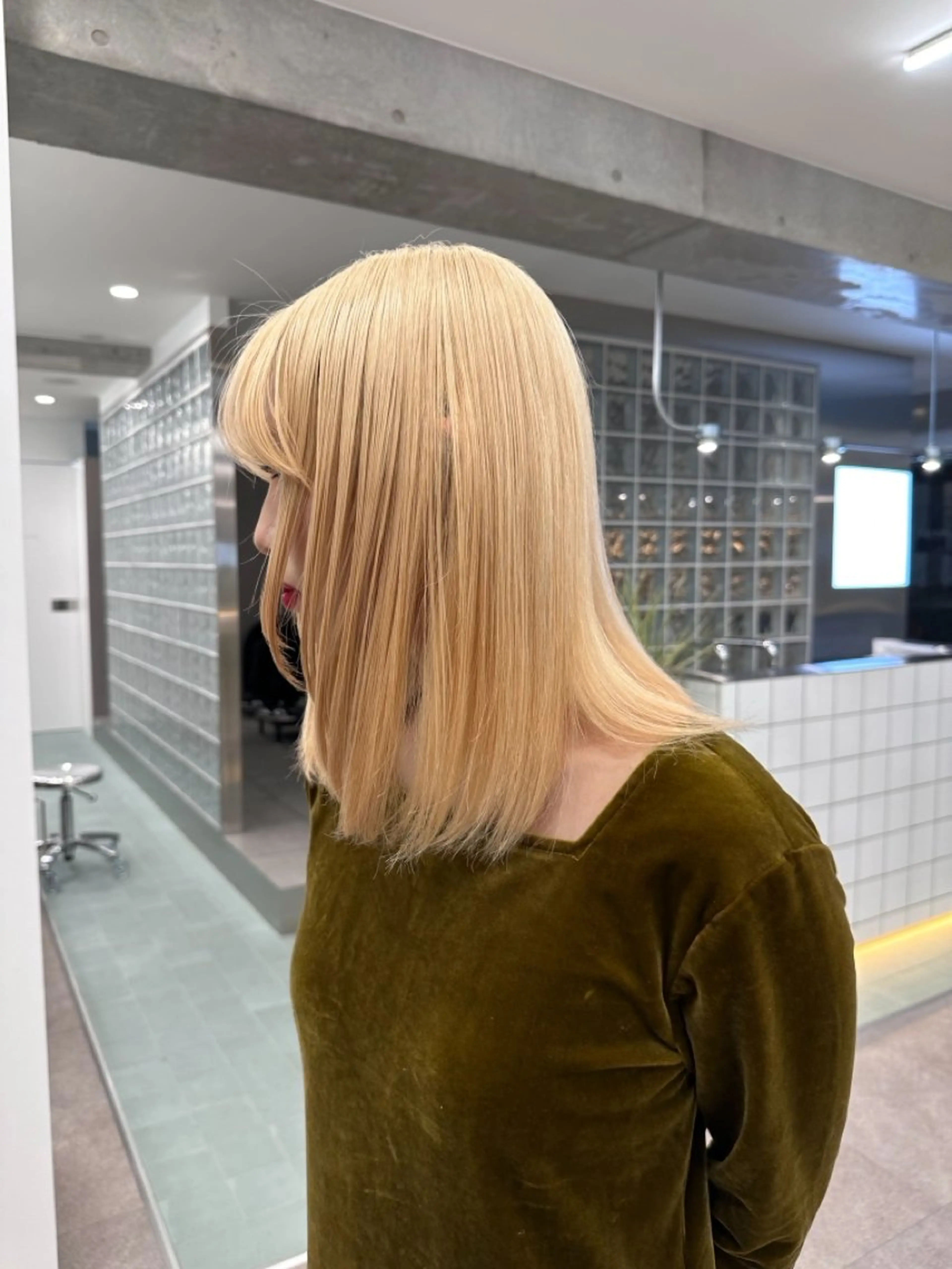 ミディアム カラー ベージュカラー ブロンド ブロンドベージュ カットモデル募集 /RIOのヘアスタイル