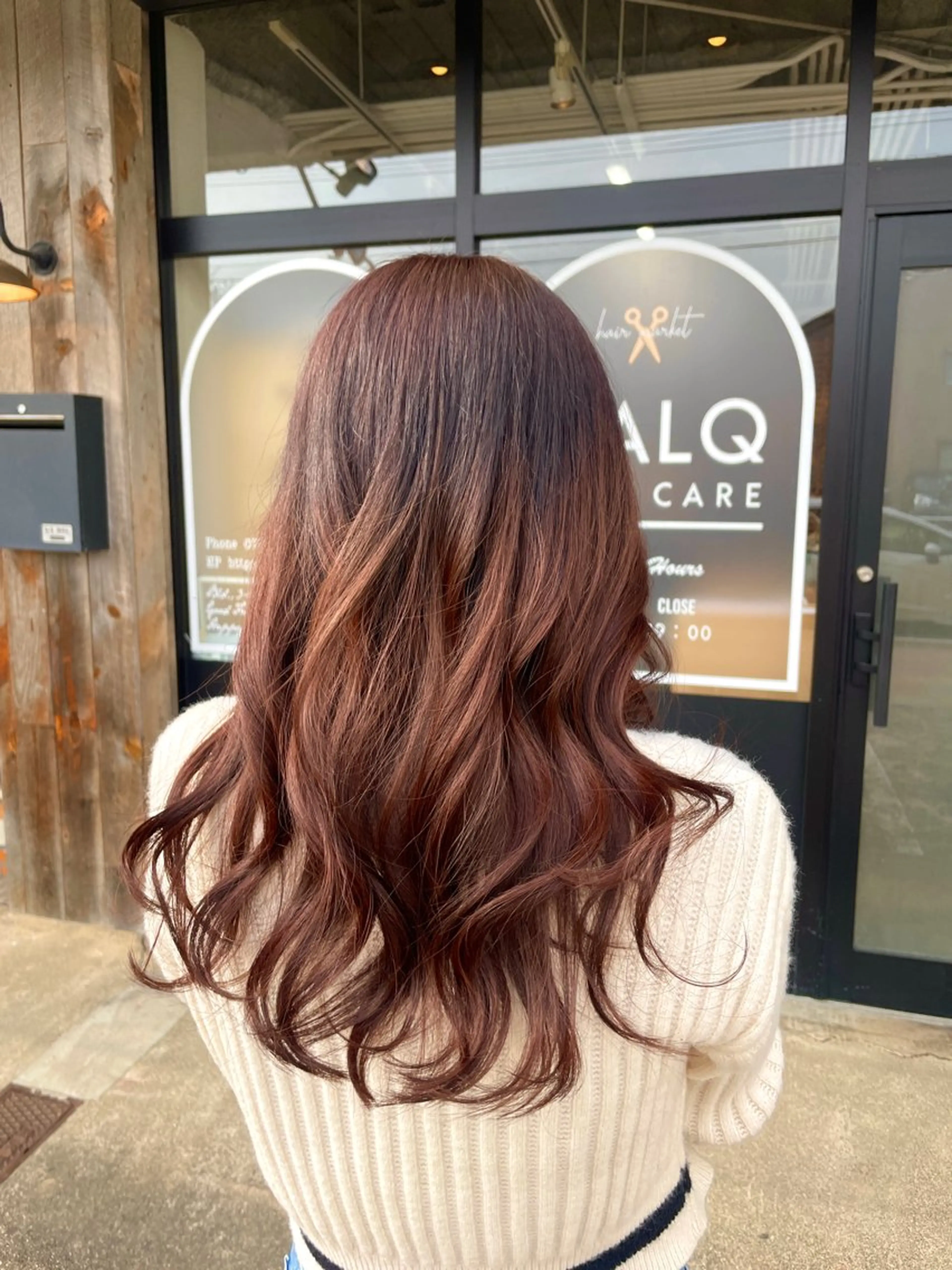 カラー 見奈美 凜のヘアスタイル