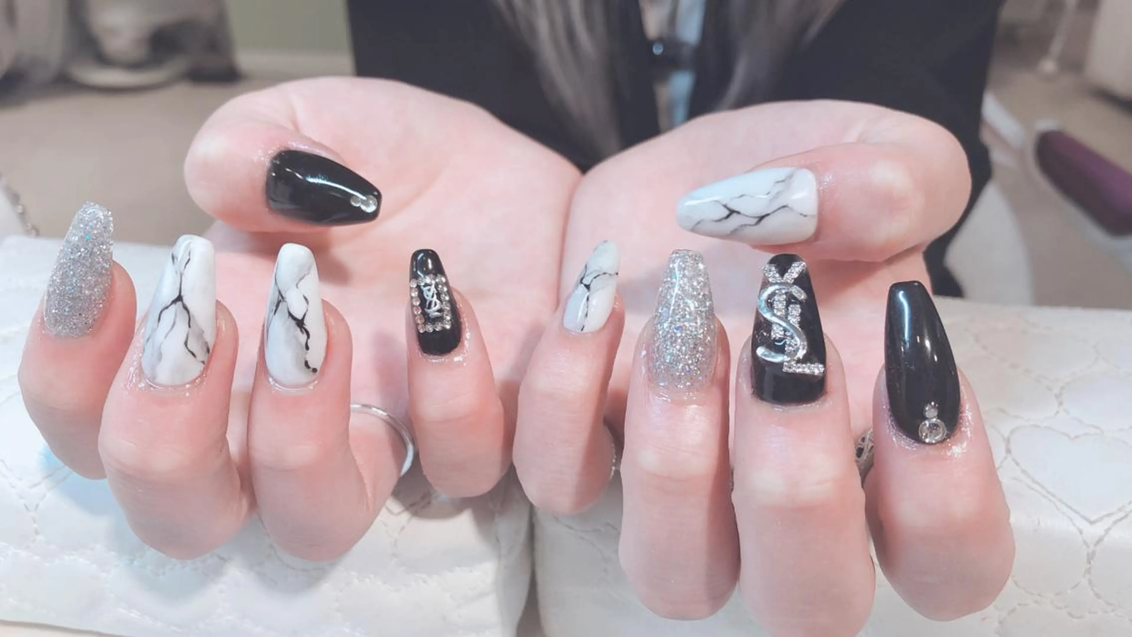 セミロング ネイル ハンドネイル 長さ出し専門 nynaのネイルデザイン